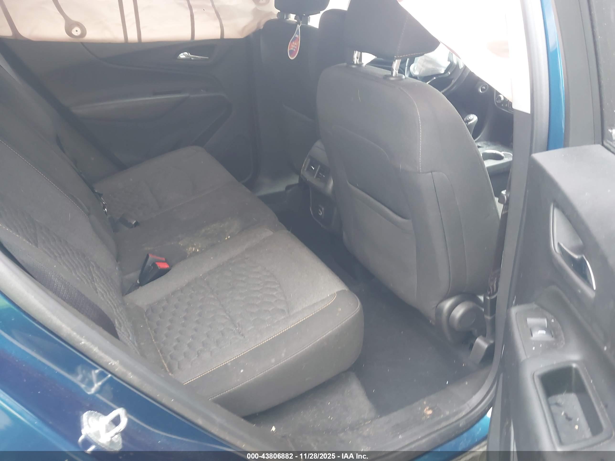 CHEVROLET EQUINOX image 8
