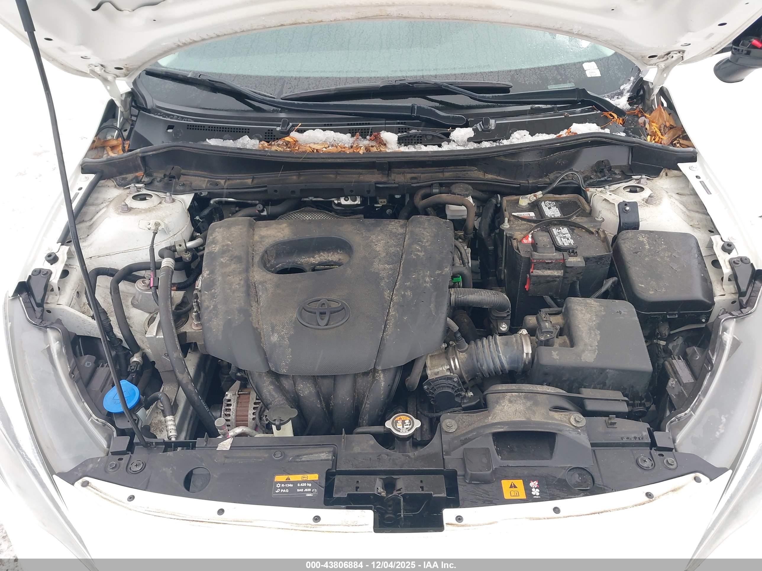 TOYOTA YARIS image 10