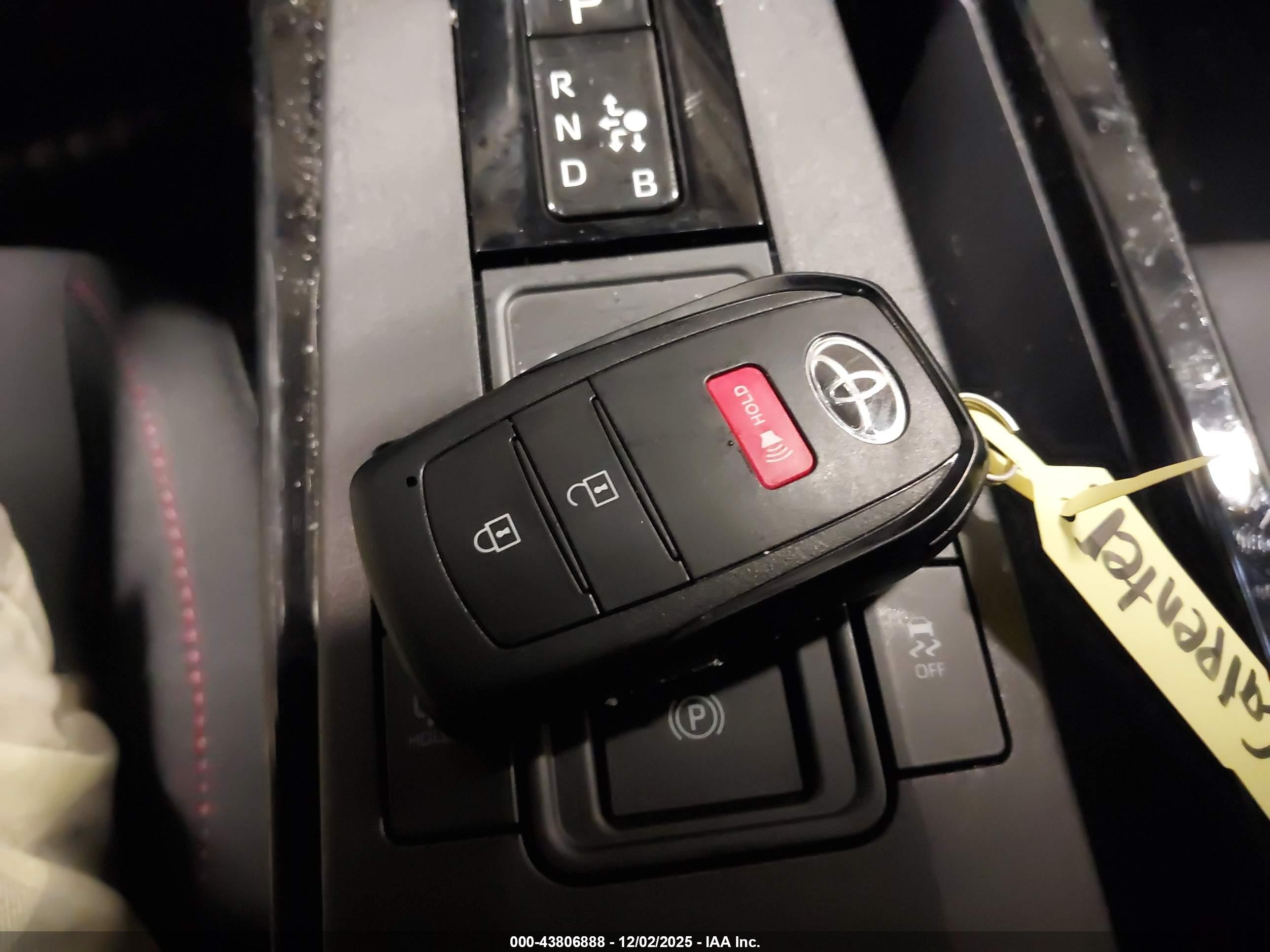 TOYOTA PRIUS image 11
