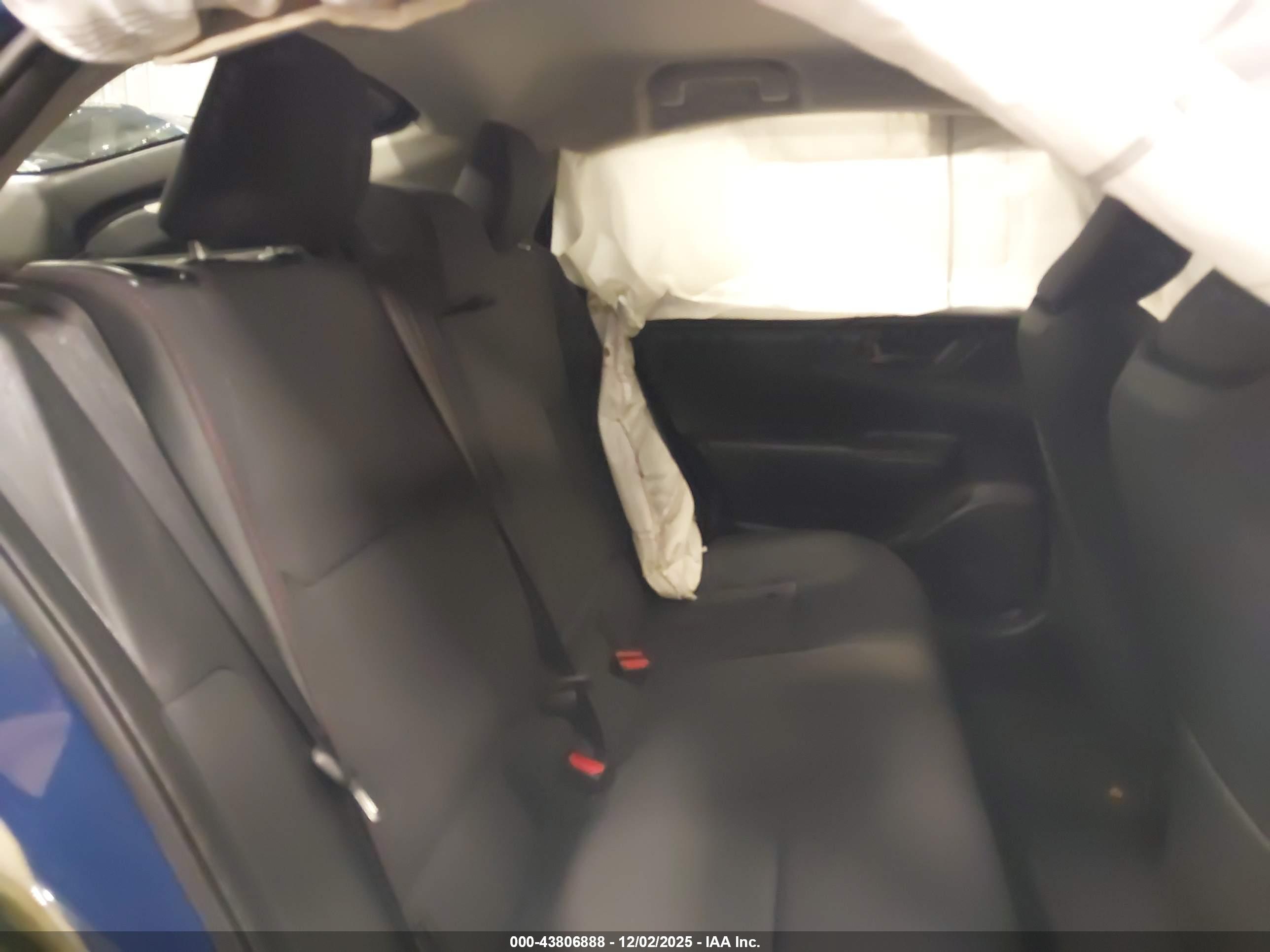 TOYOTA PRIUS image 8