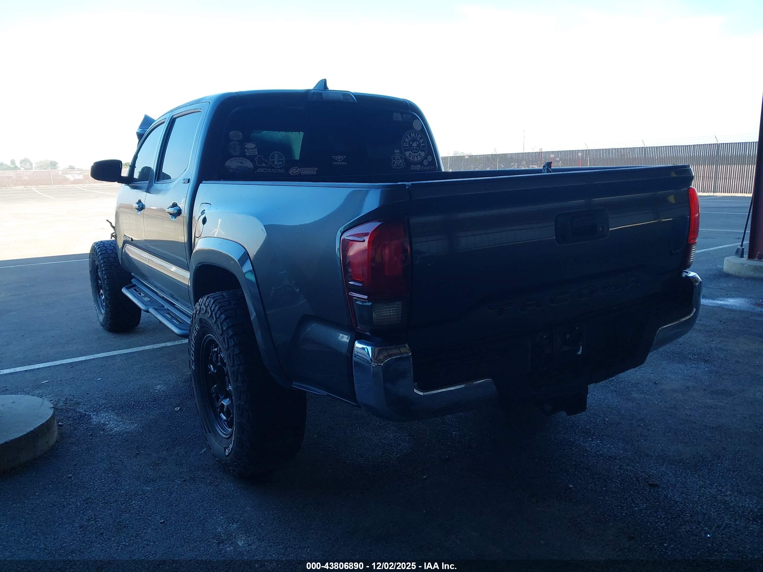 TOYOTA TACOMA image 3