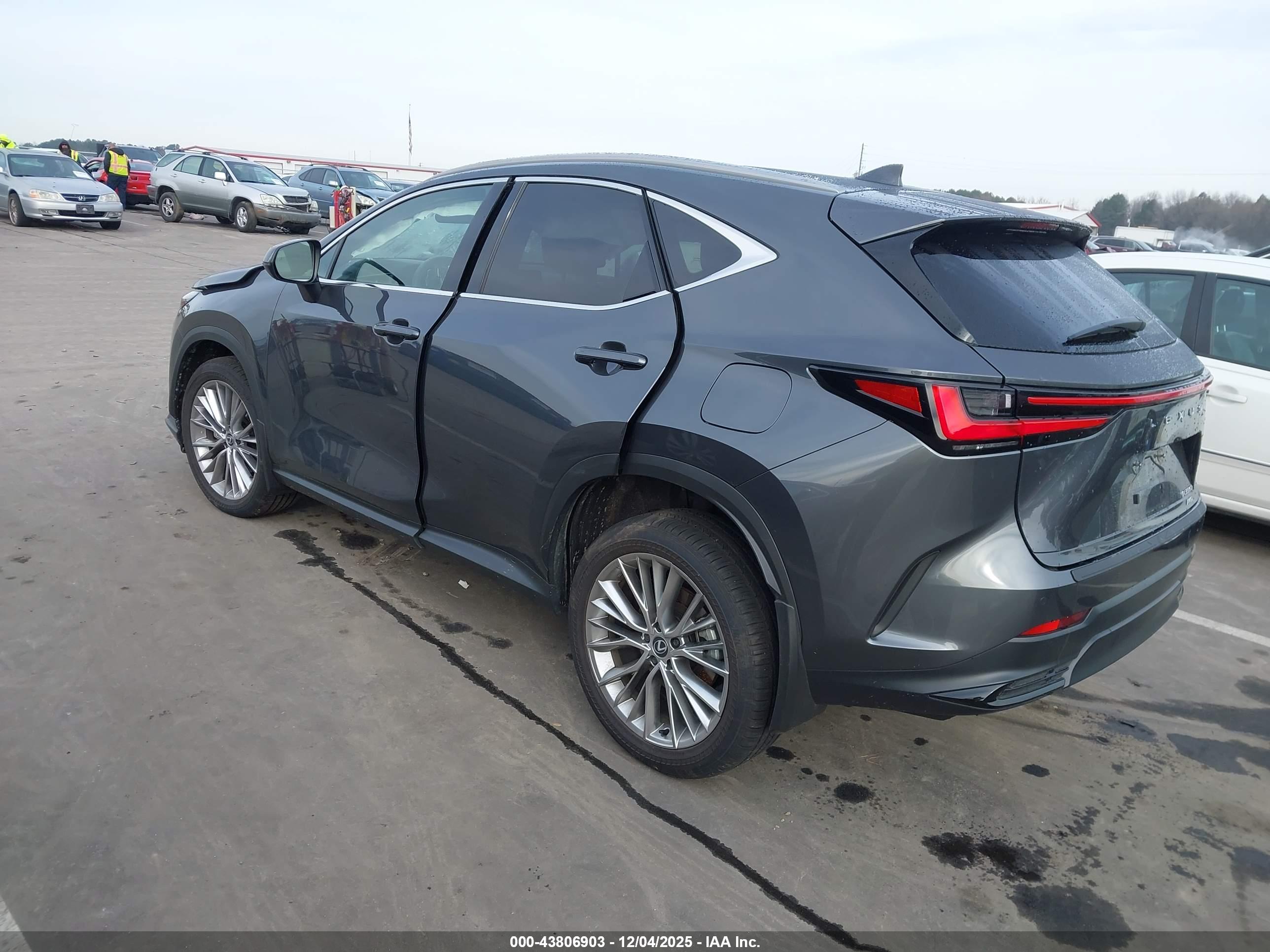 LEXUS NX image 3