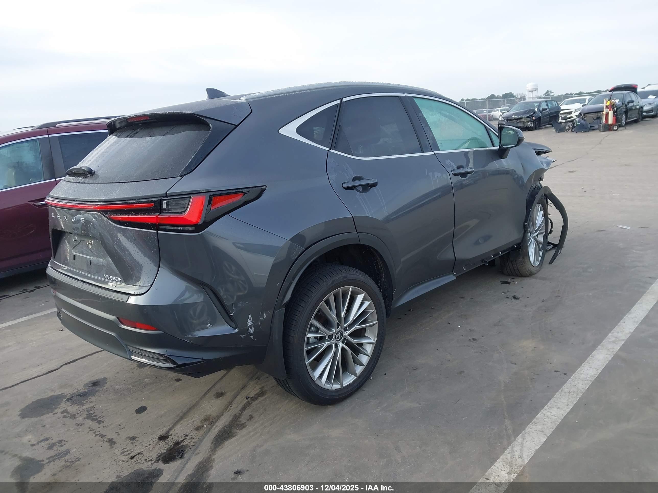 LEXUS NX image 4