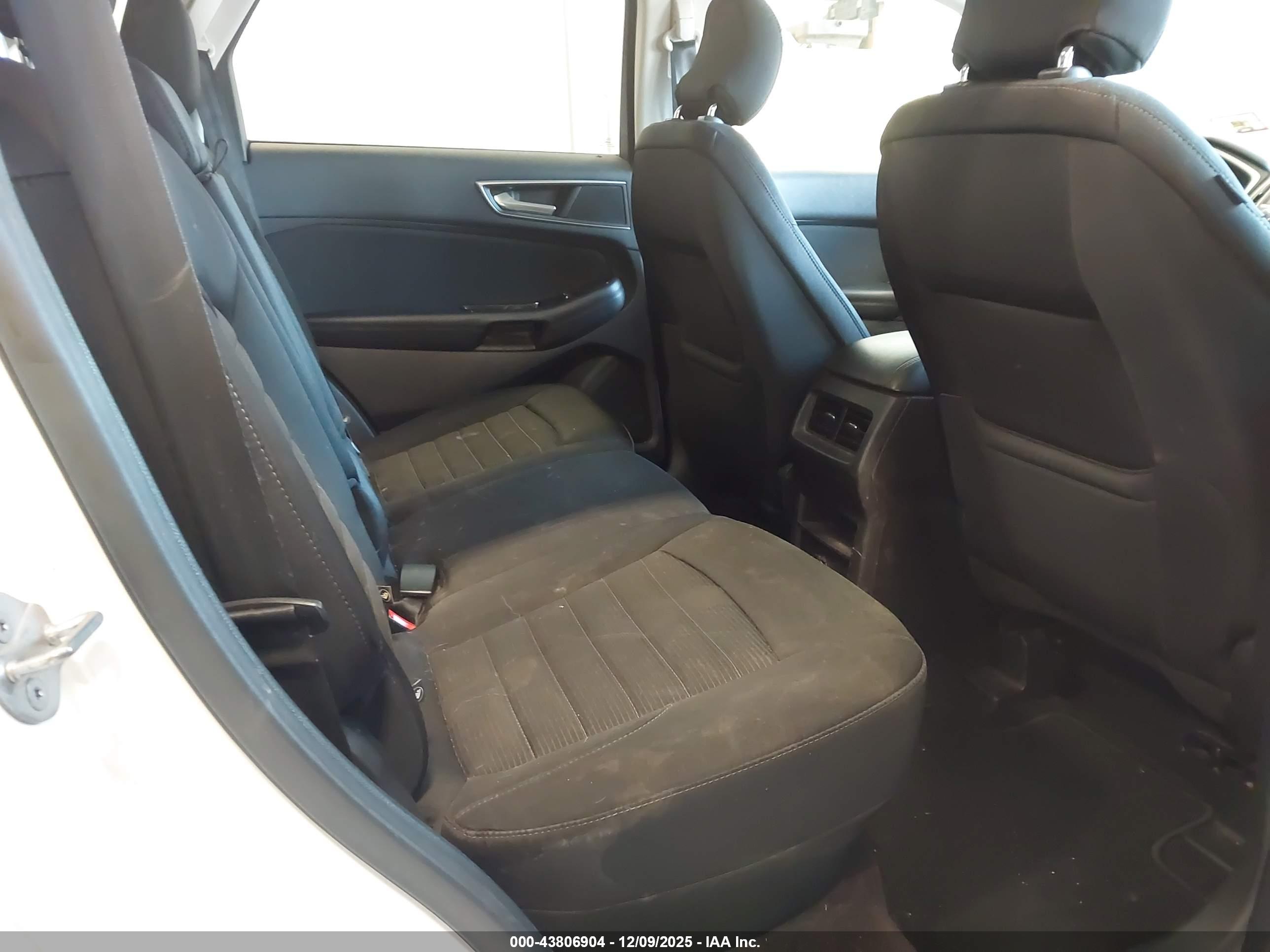 FORD EDGE image 8