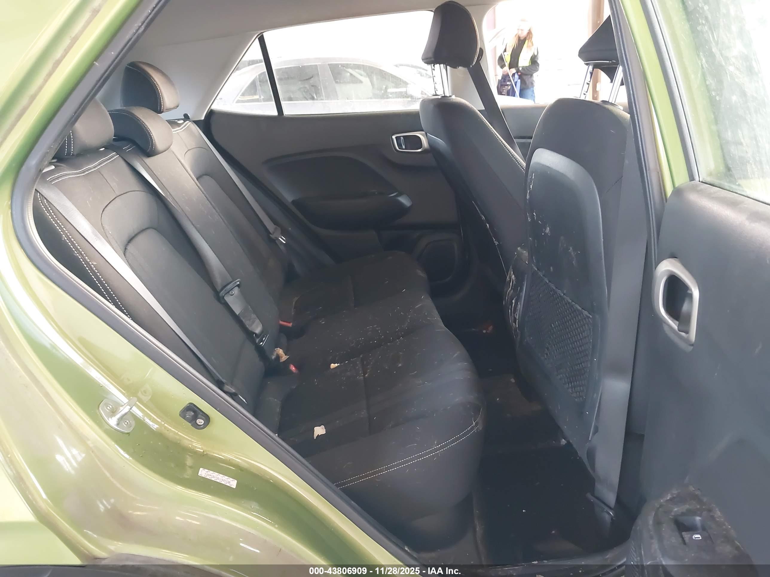 HYUNDAI VENUE image 8