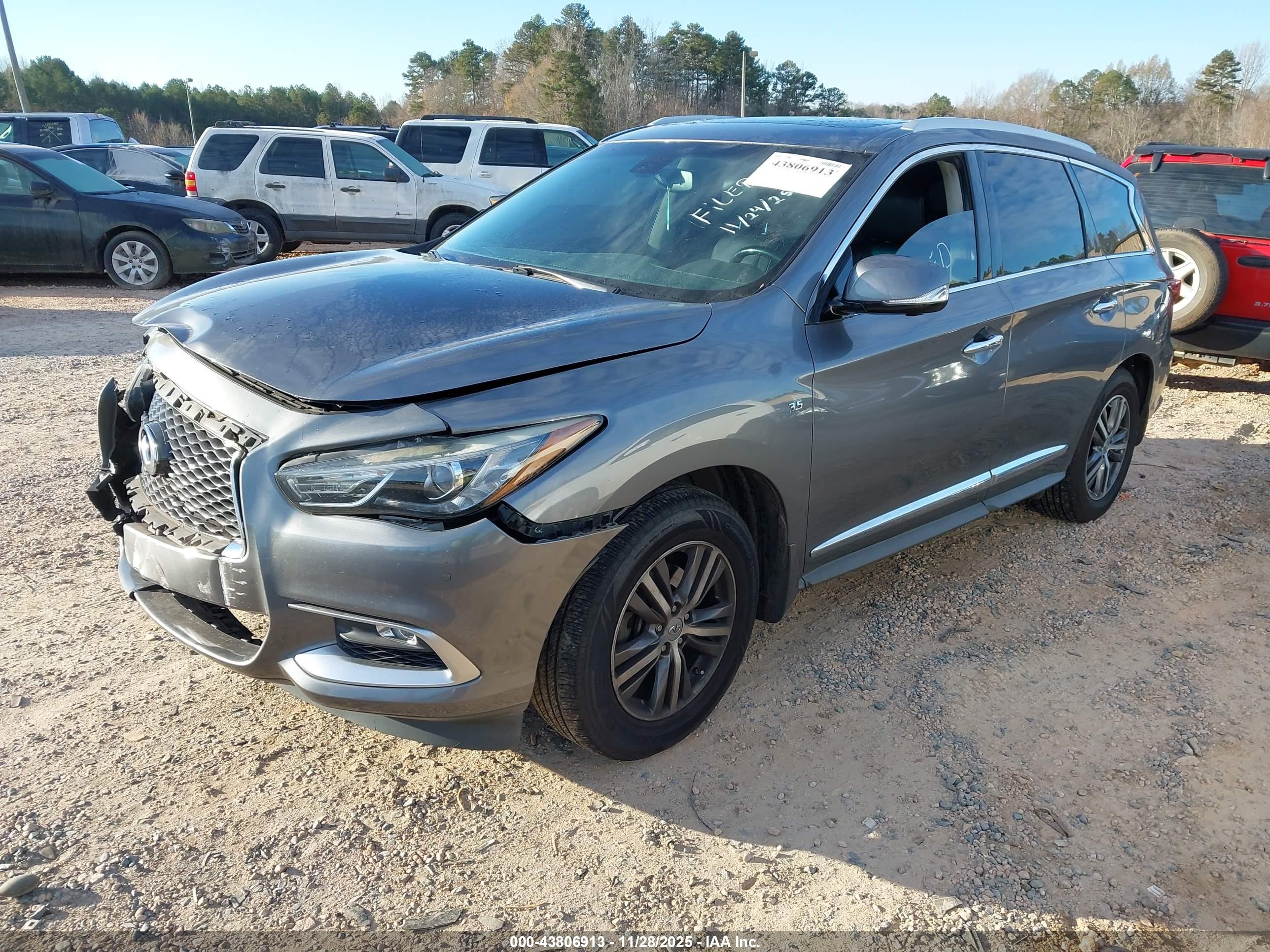 INFINITI QX60 image 2
