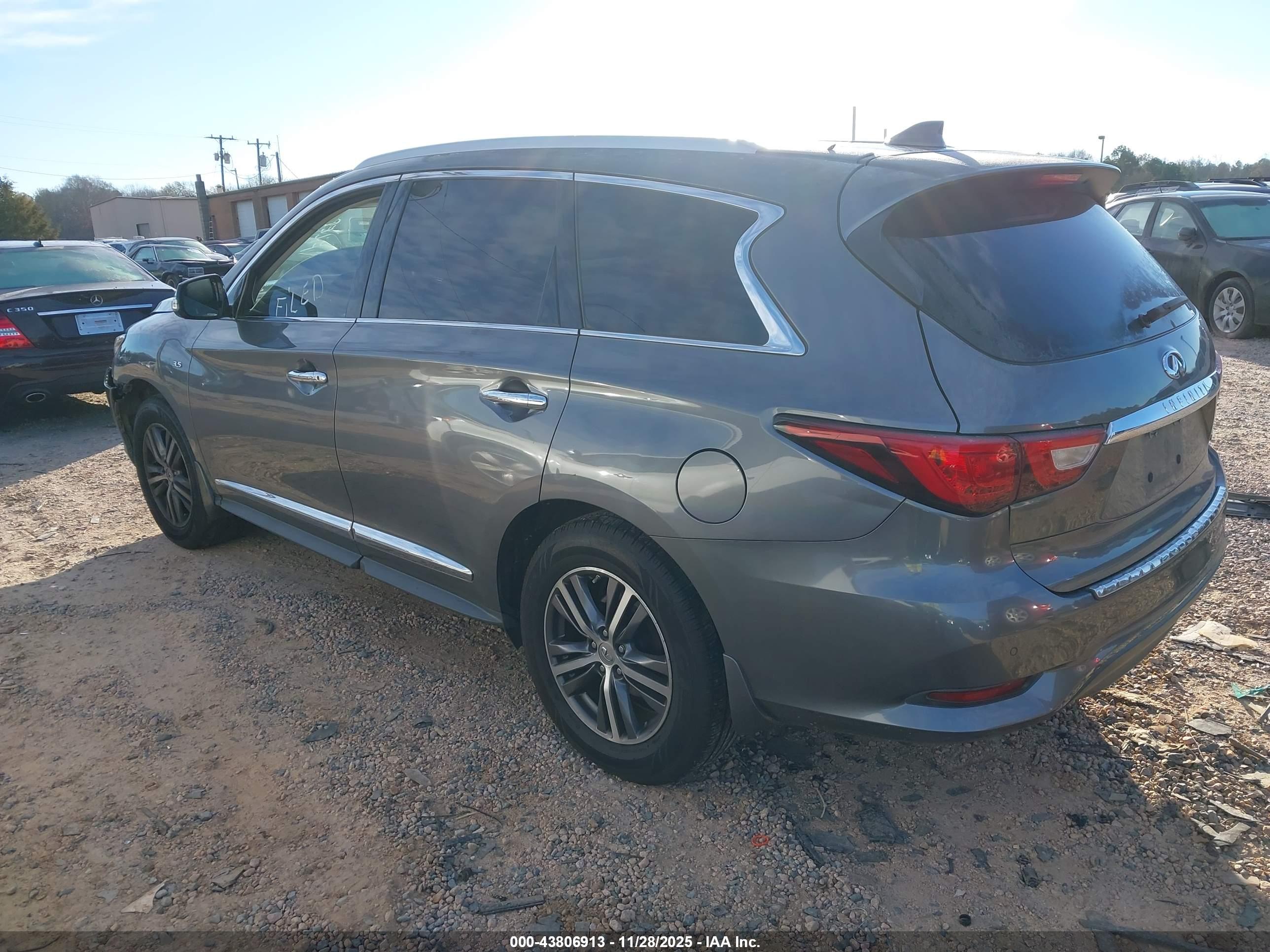 INFINITI QX60 image 3