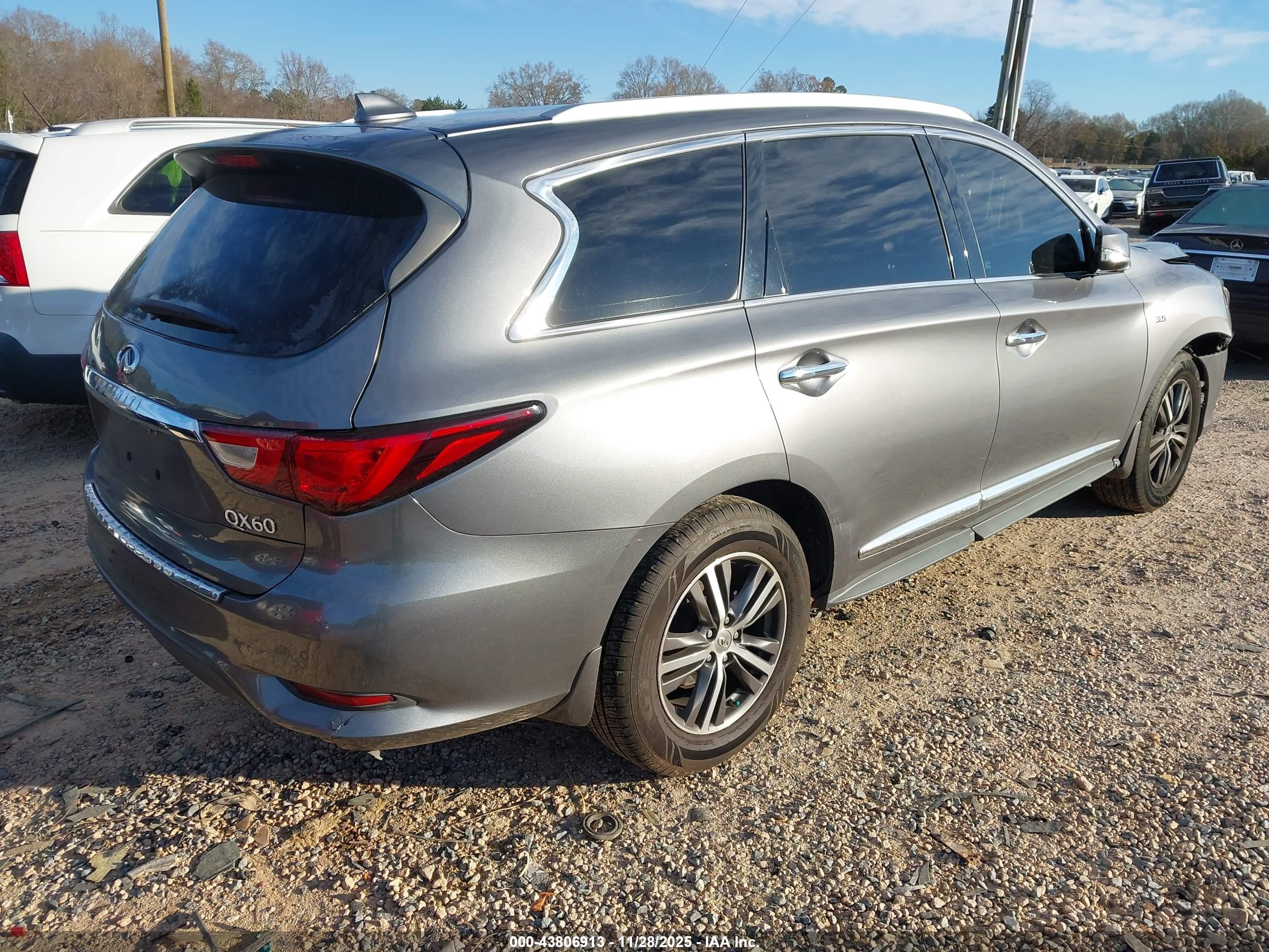 INFINITI QX60 image 4