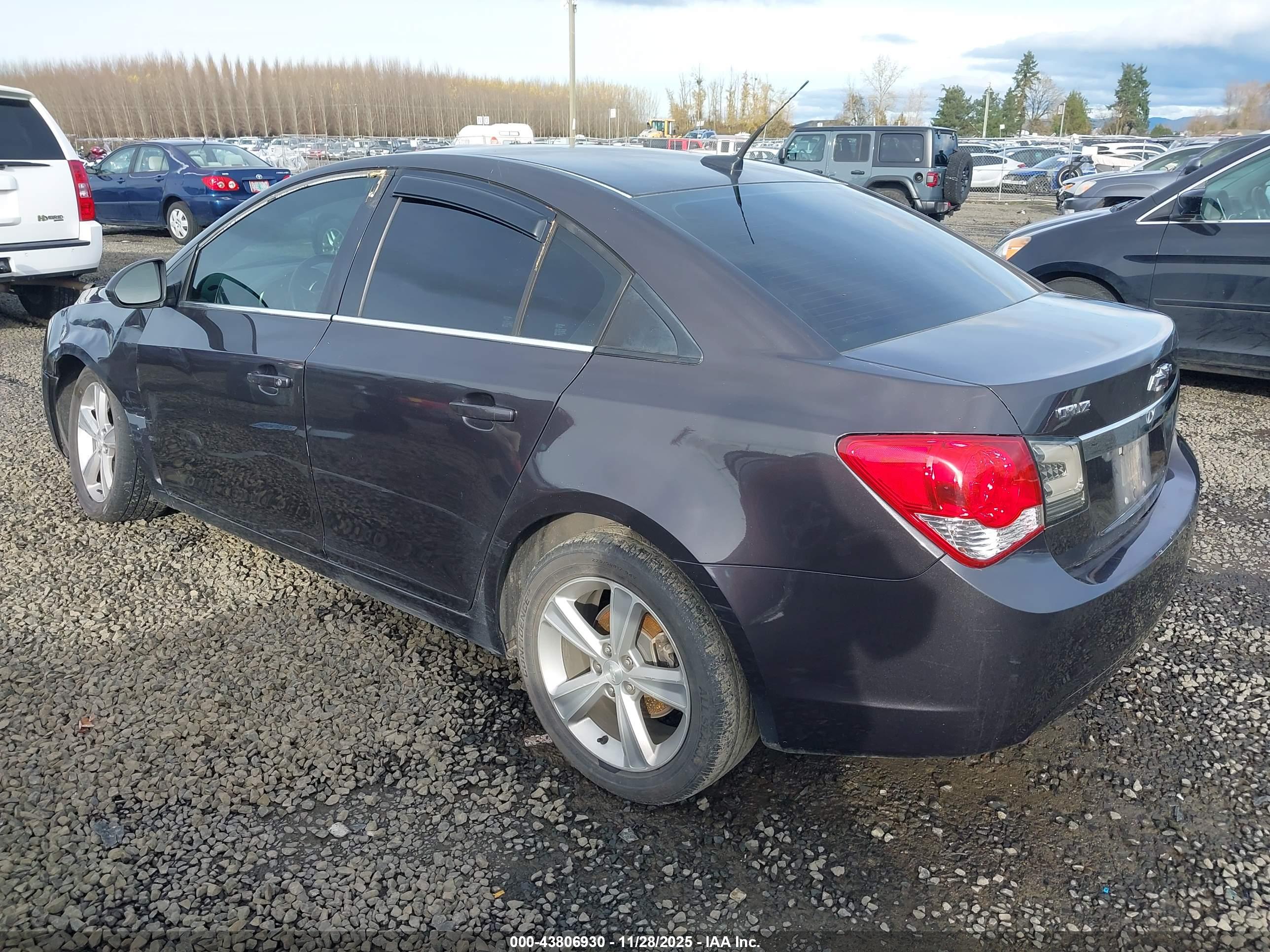 CHEVROLET CRUZE image 3