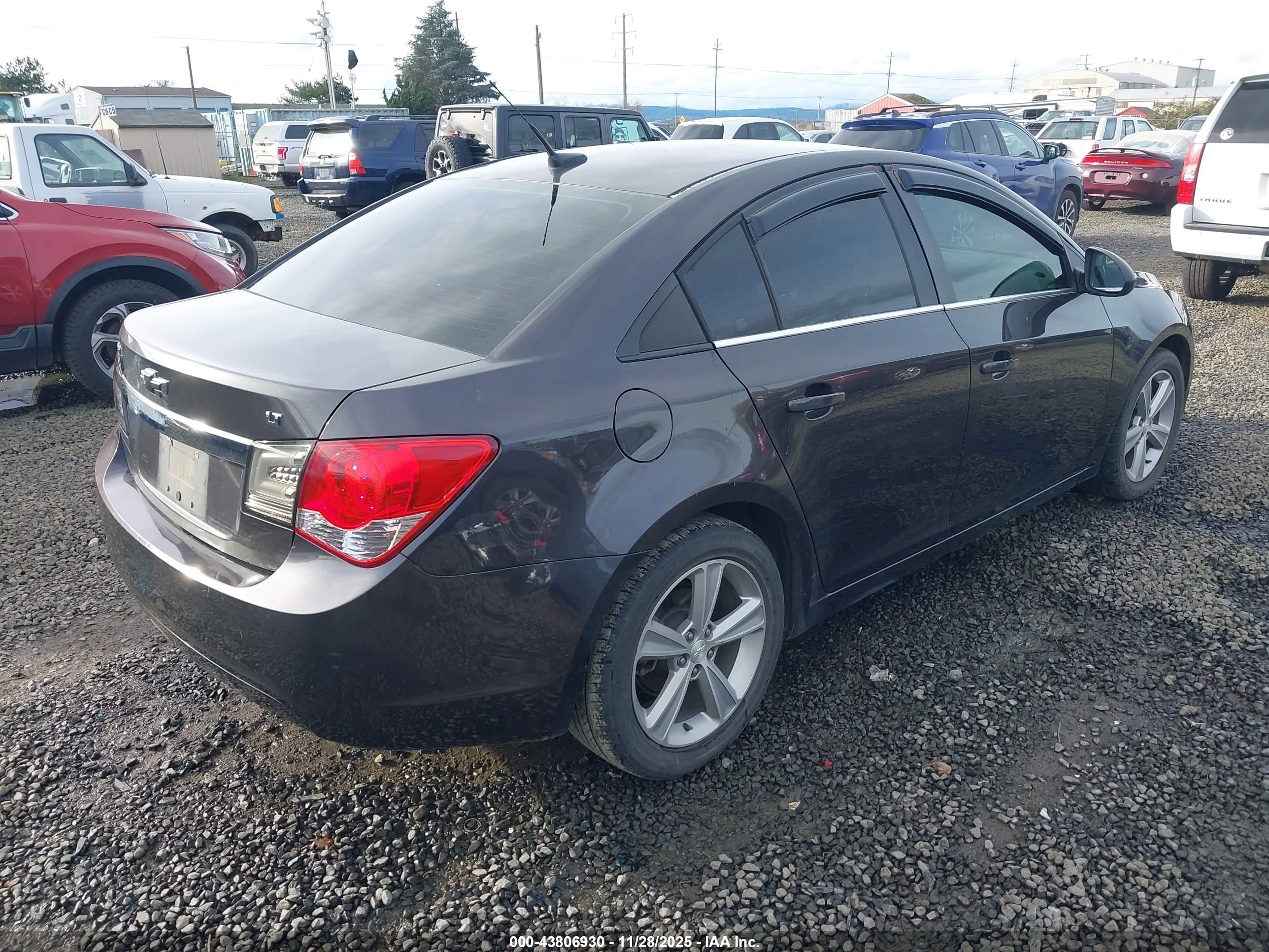 CHEVROLET CRUZE image 4