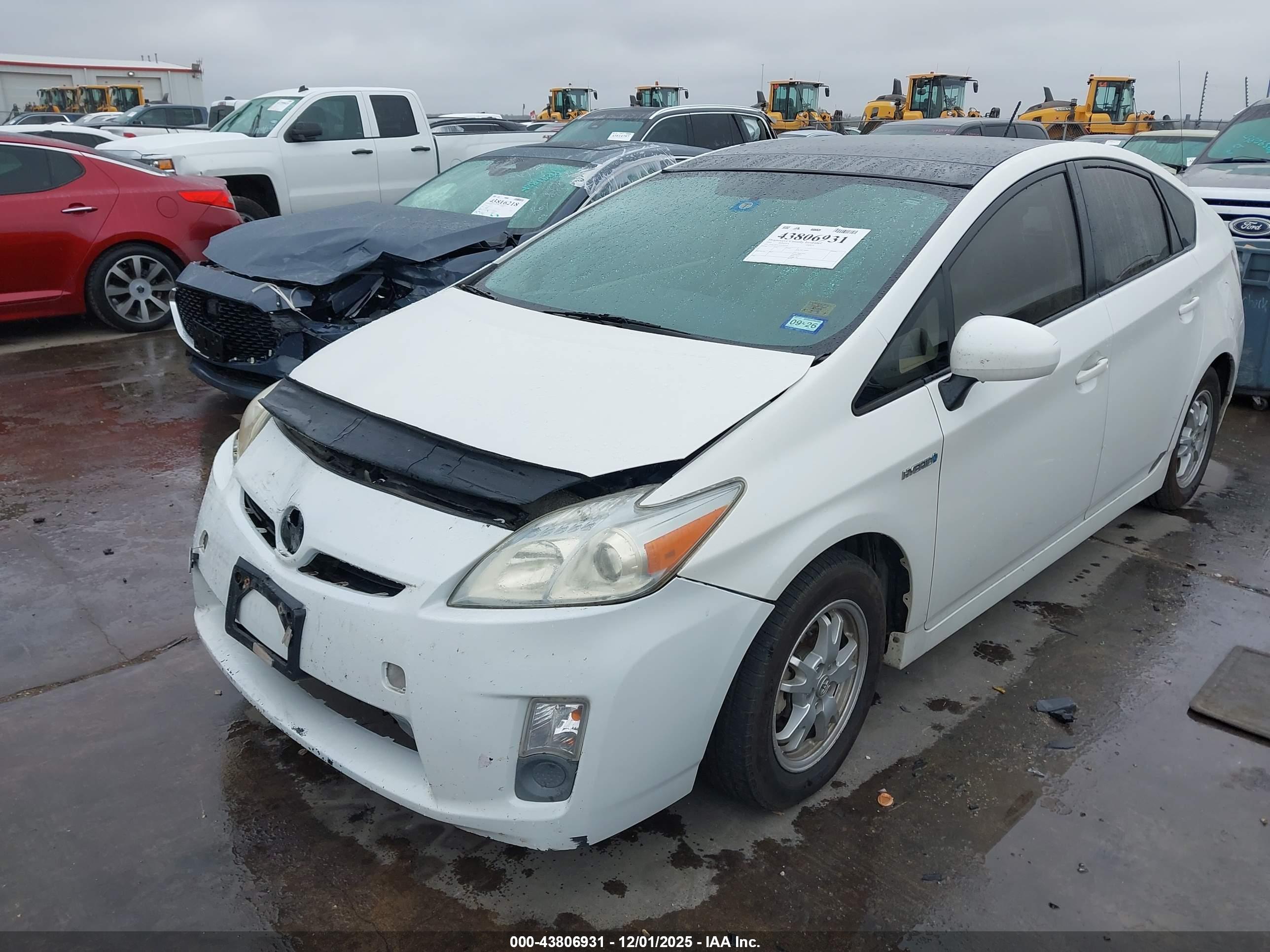 TOYOTA PRIUS image 2