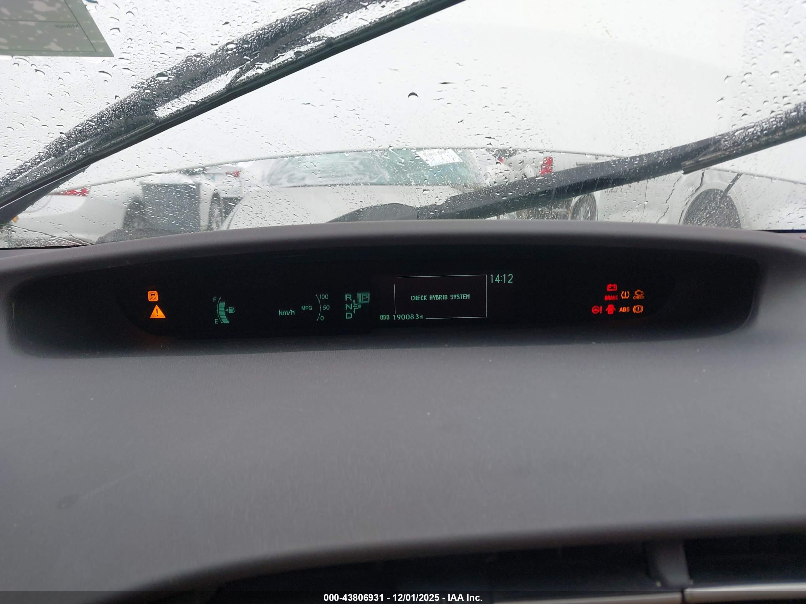 TOYOTA PRIUS image 7