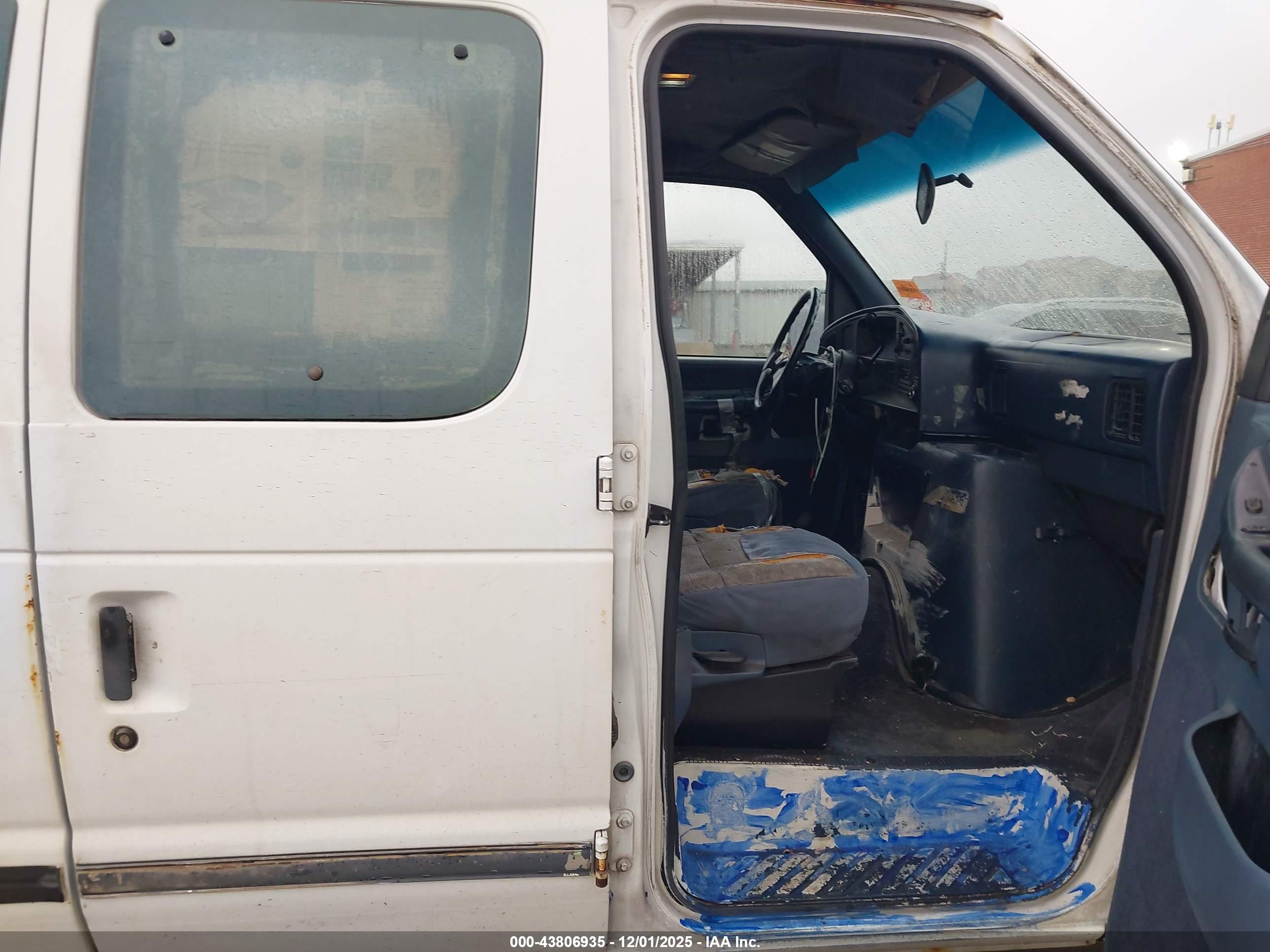 FORD ECONOLINE image 5