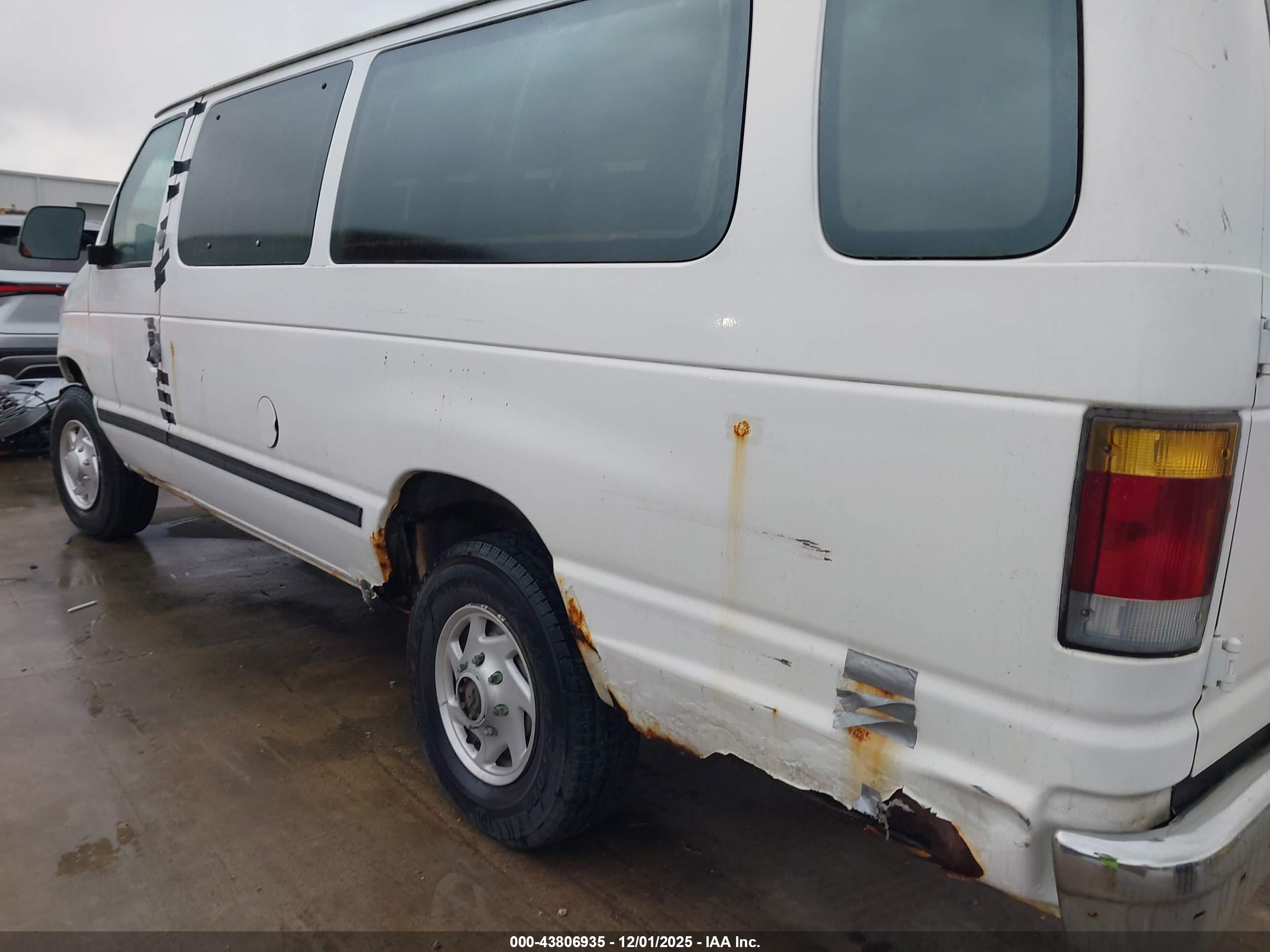 FORD ECONOLINE image 6