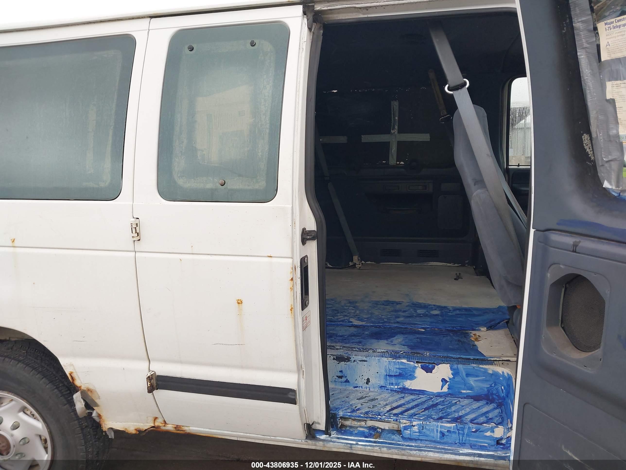 FORD ECONOLINE image 8