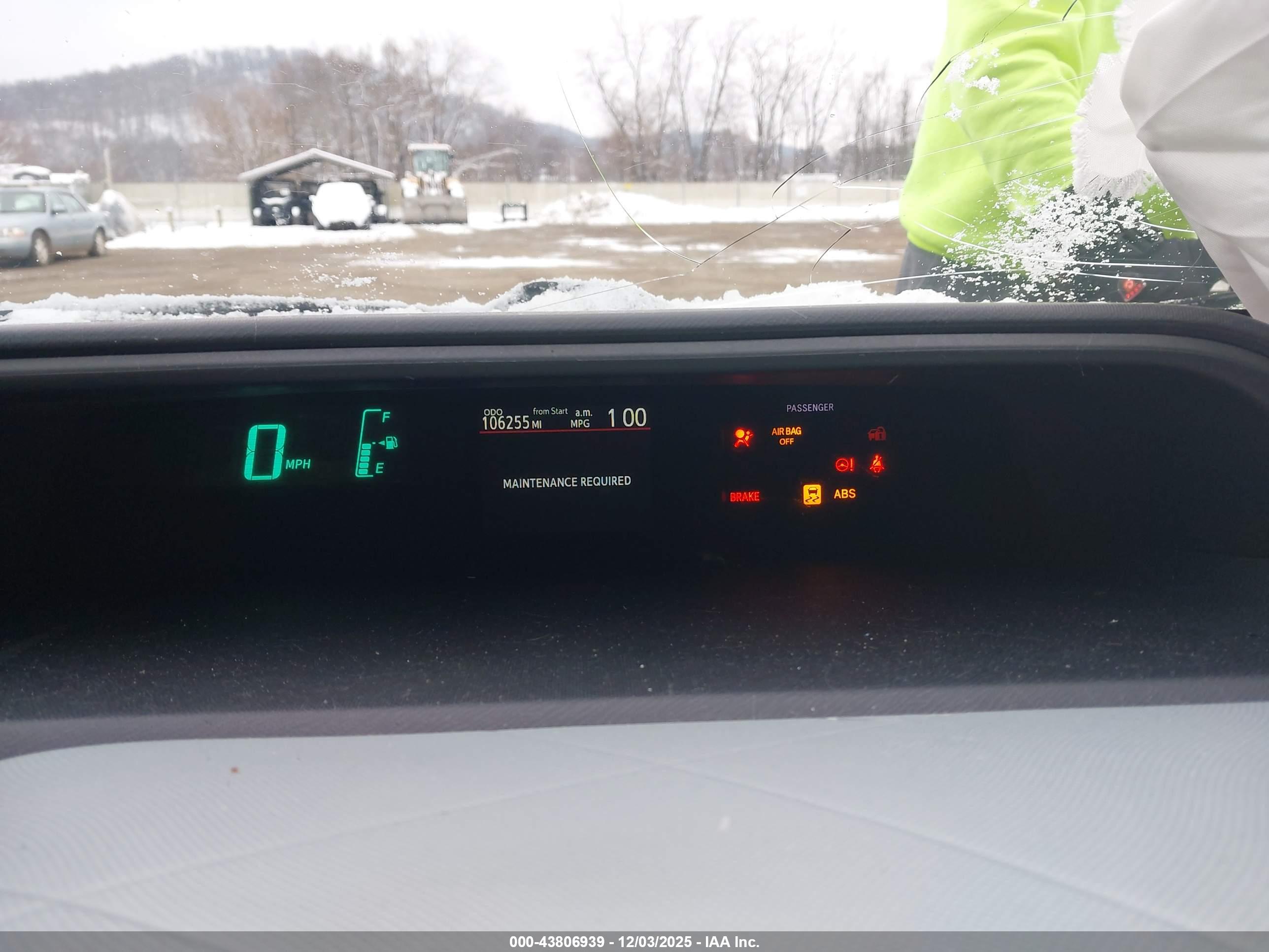 TOYOTA PRIUS image 7