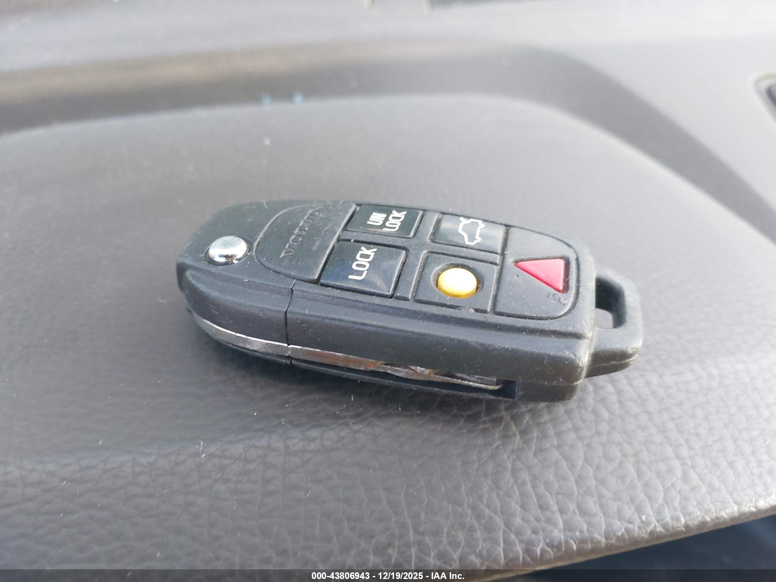 VOLVO XC90 image 11