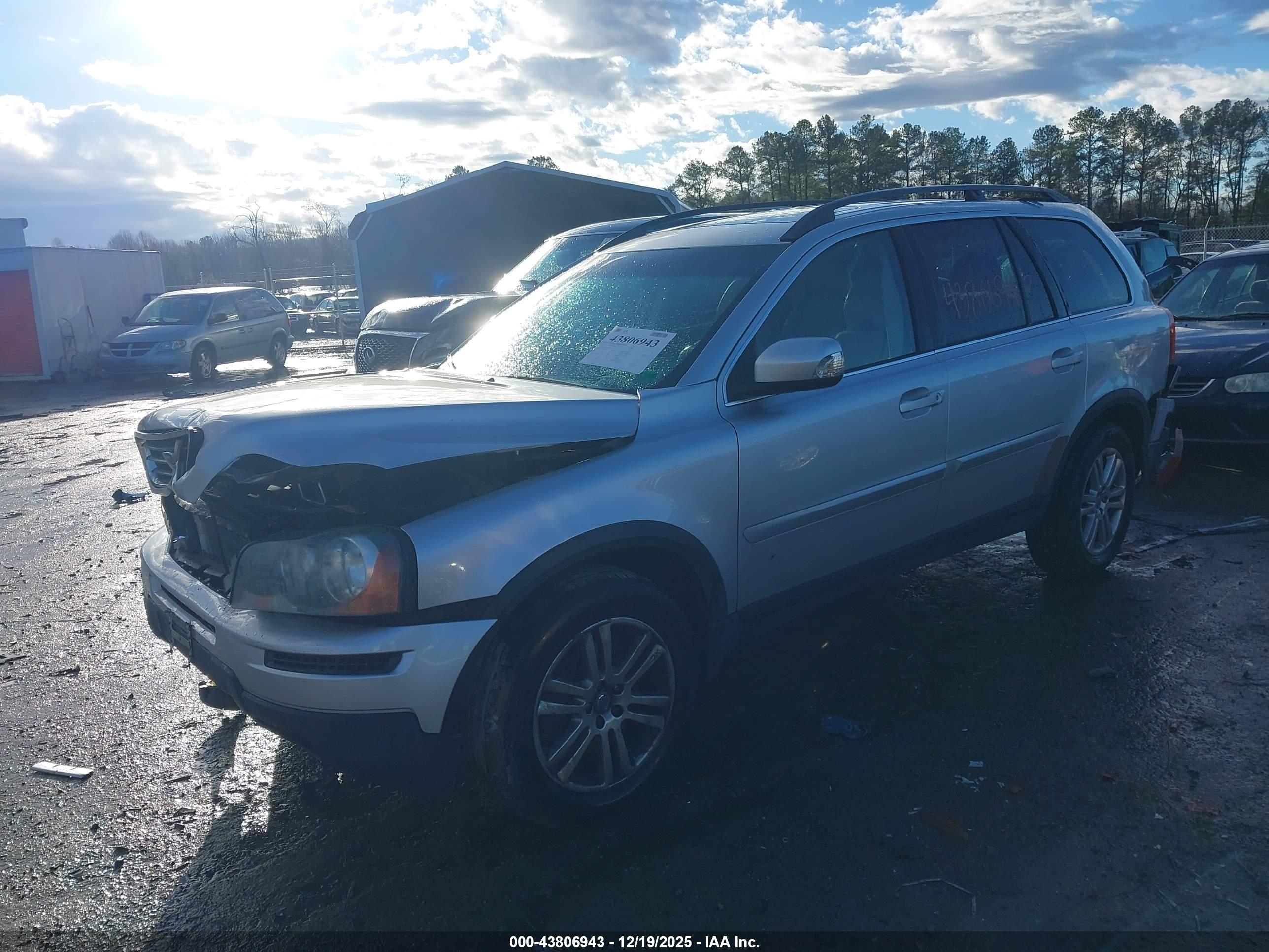 VOLVO XC90 image 2
