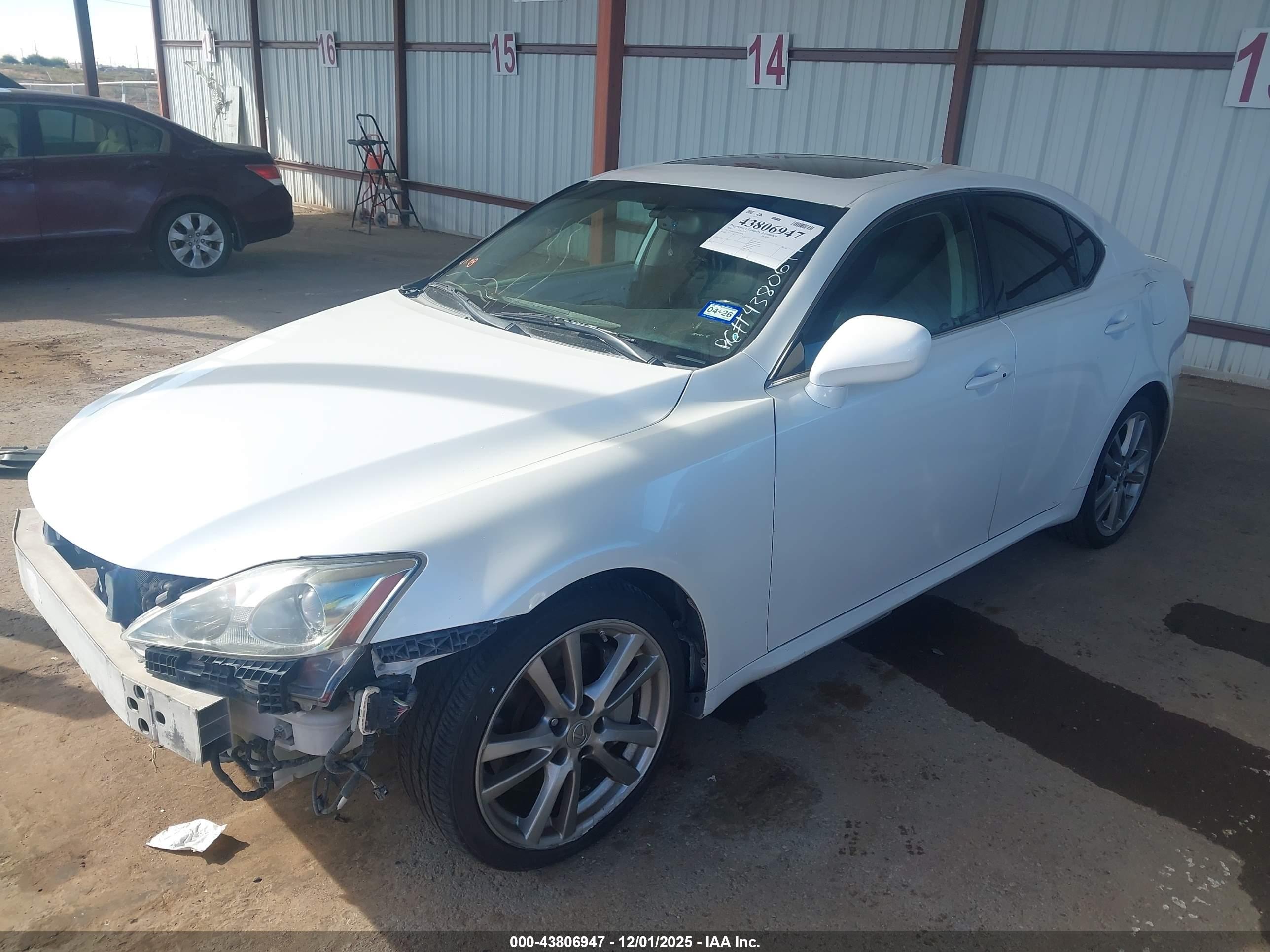 LEXUS IS image 2