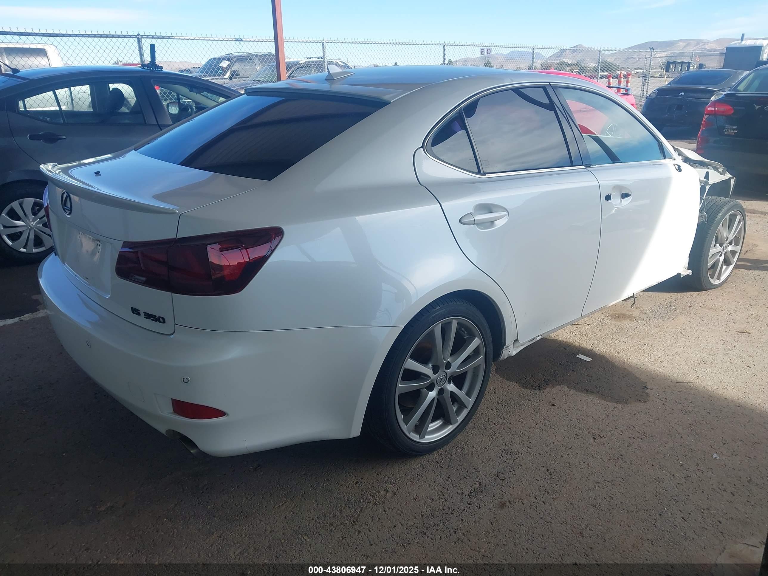 LEXUS IS image 4