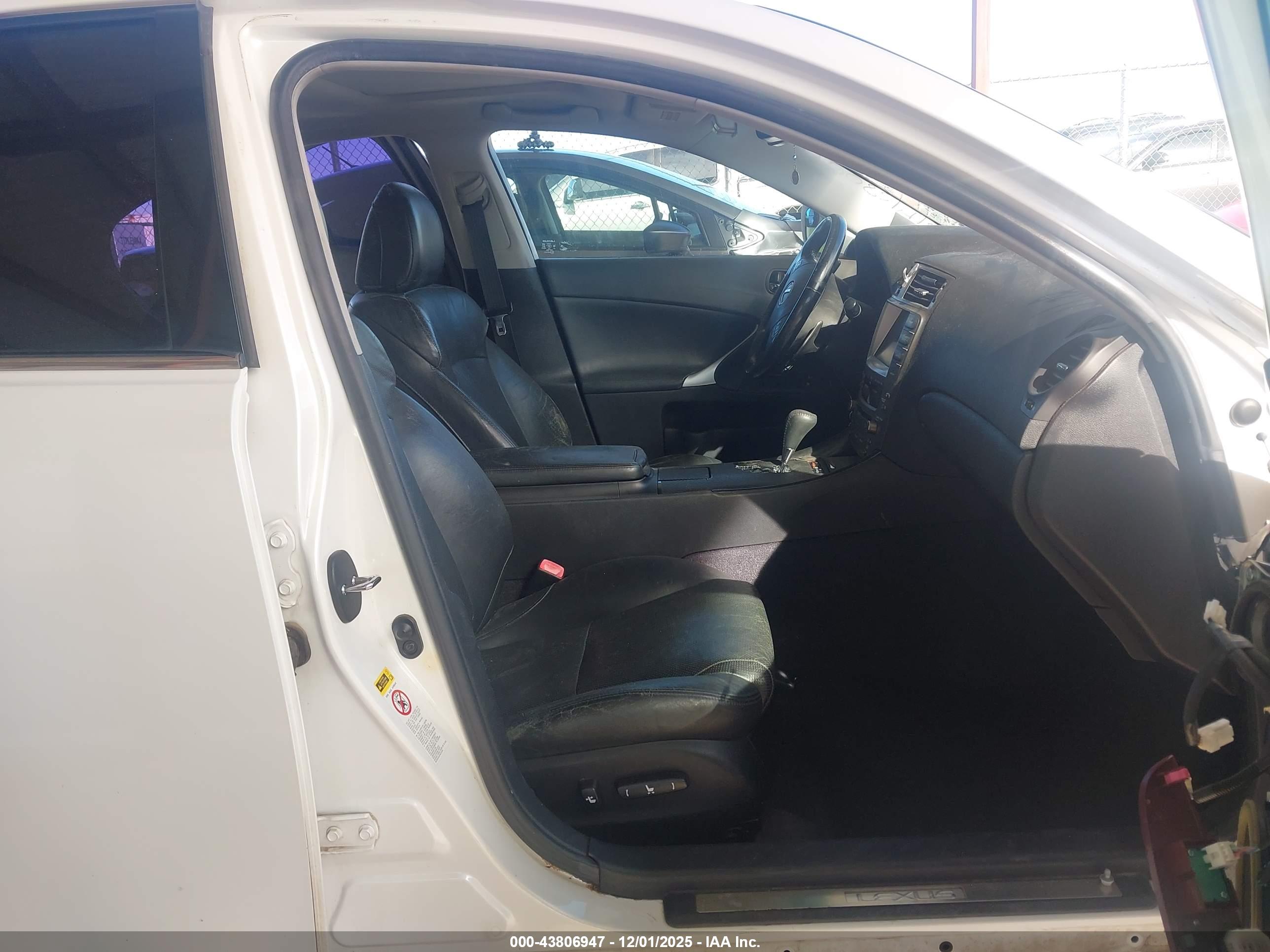 LEXUS IS image 5