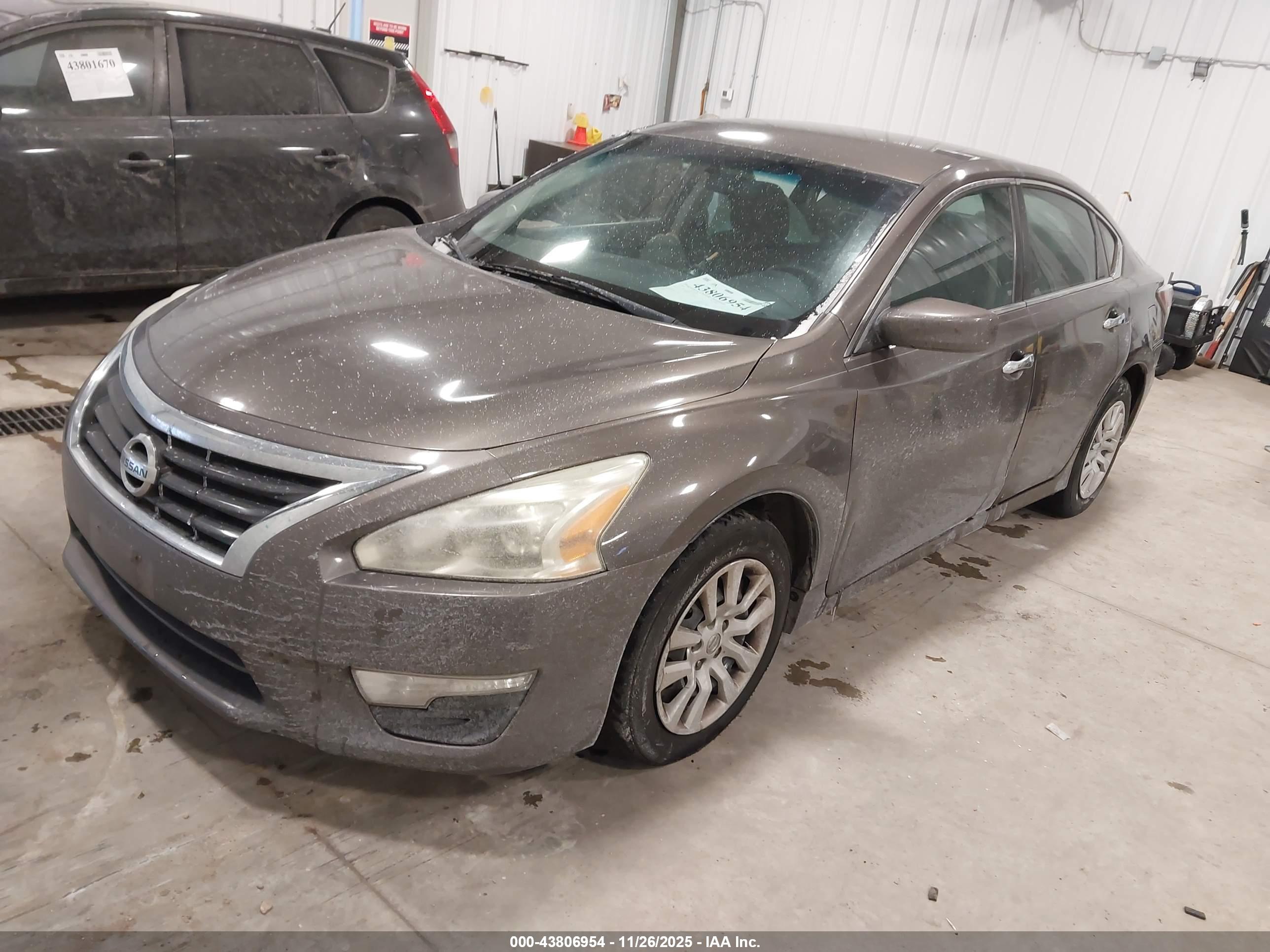NISSAN ALTIMA image 2