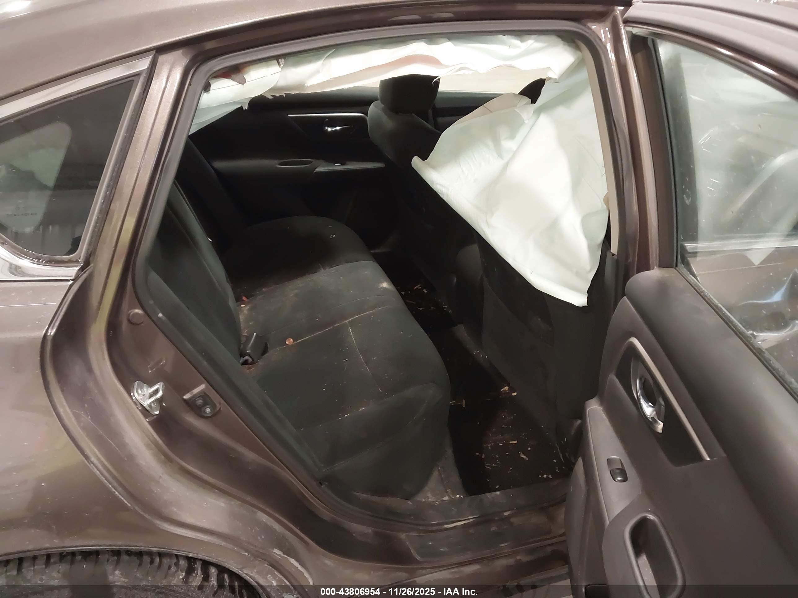 NISSAN ALTIMA image 8