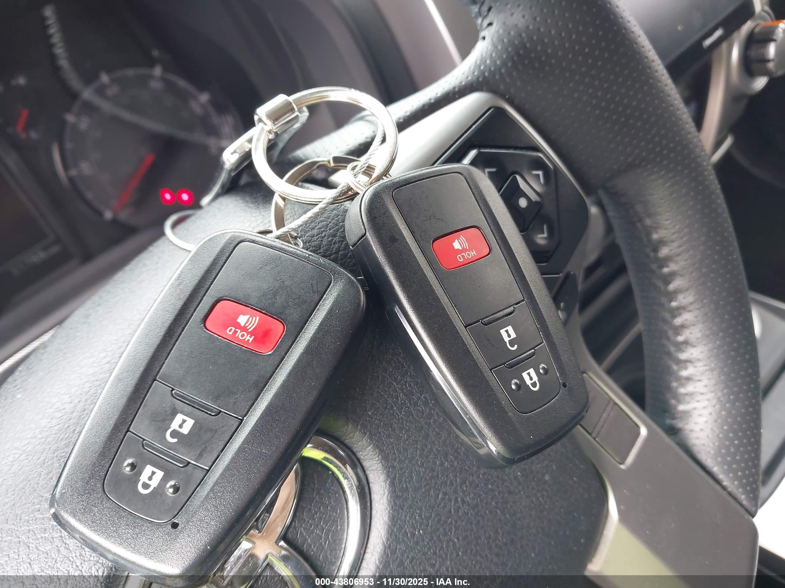 TOYOTA 4RUNNER image 11