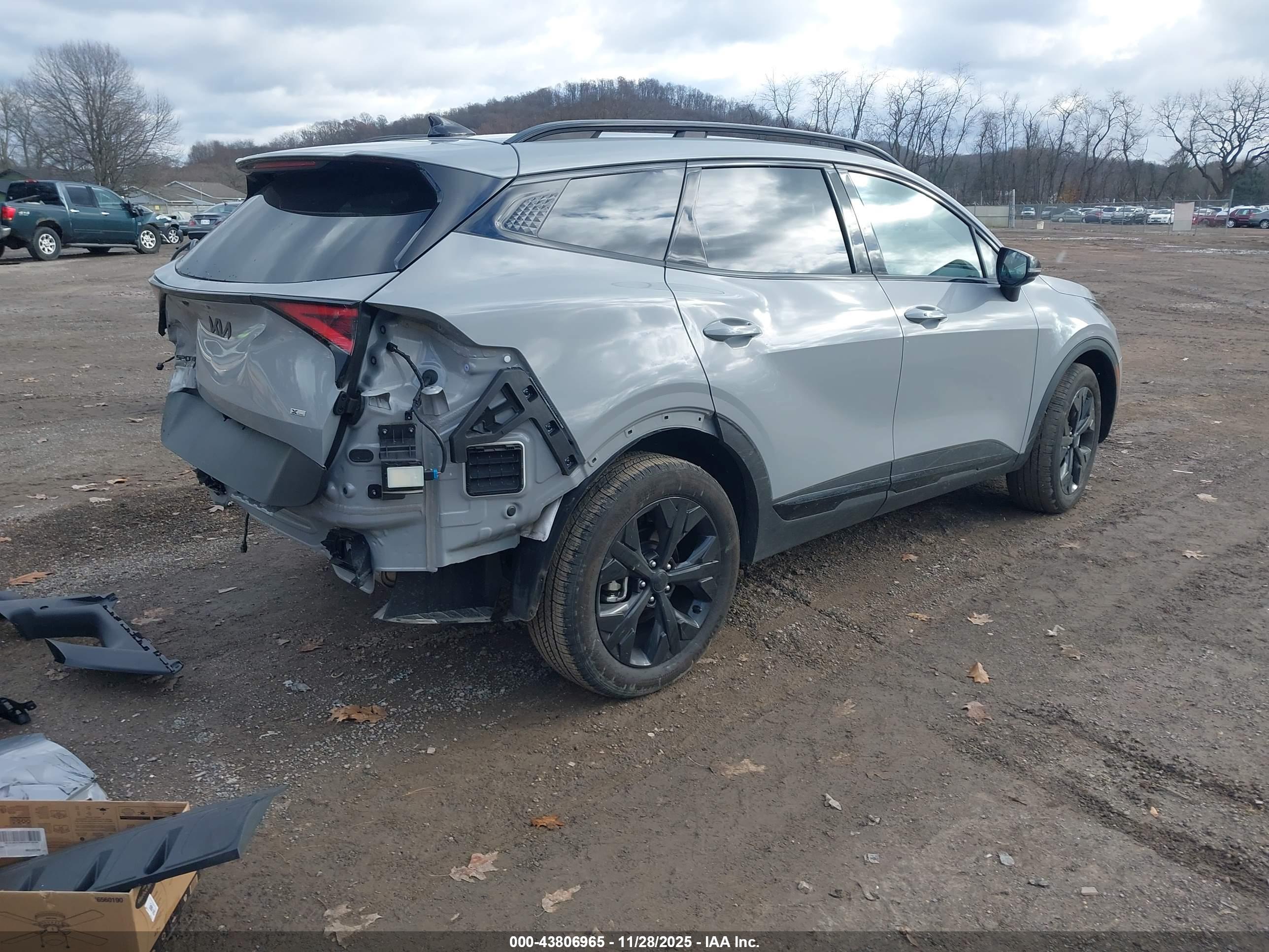 KIA SPORTAGE image 4