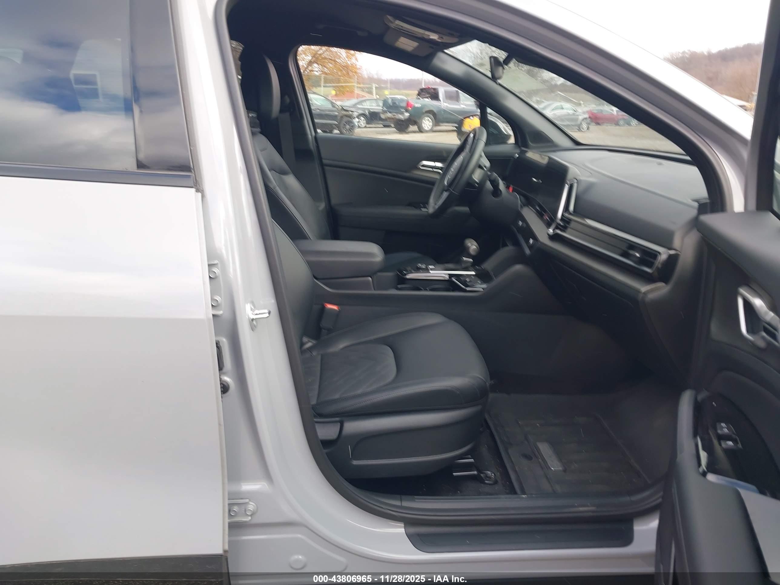 KIA SPORTAGE image 5