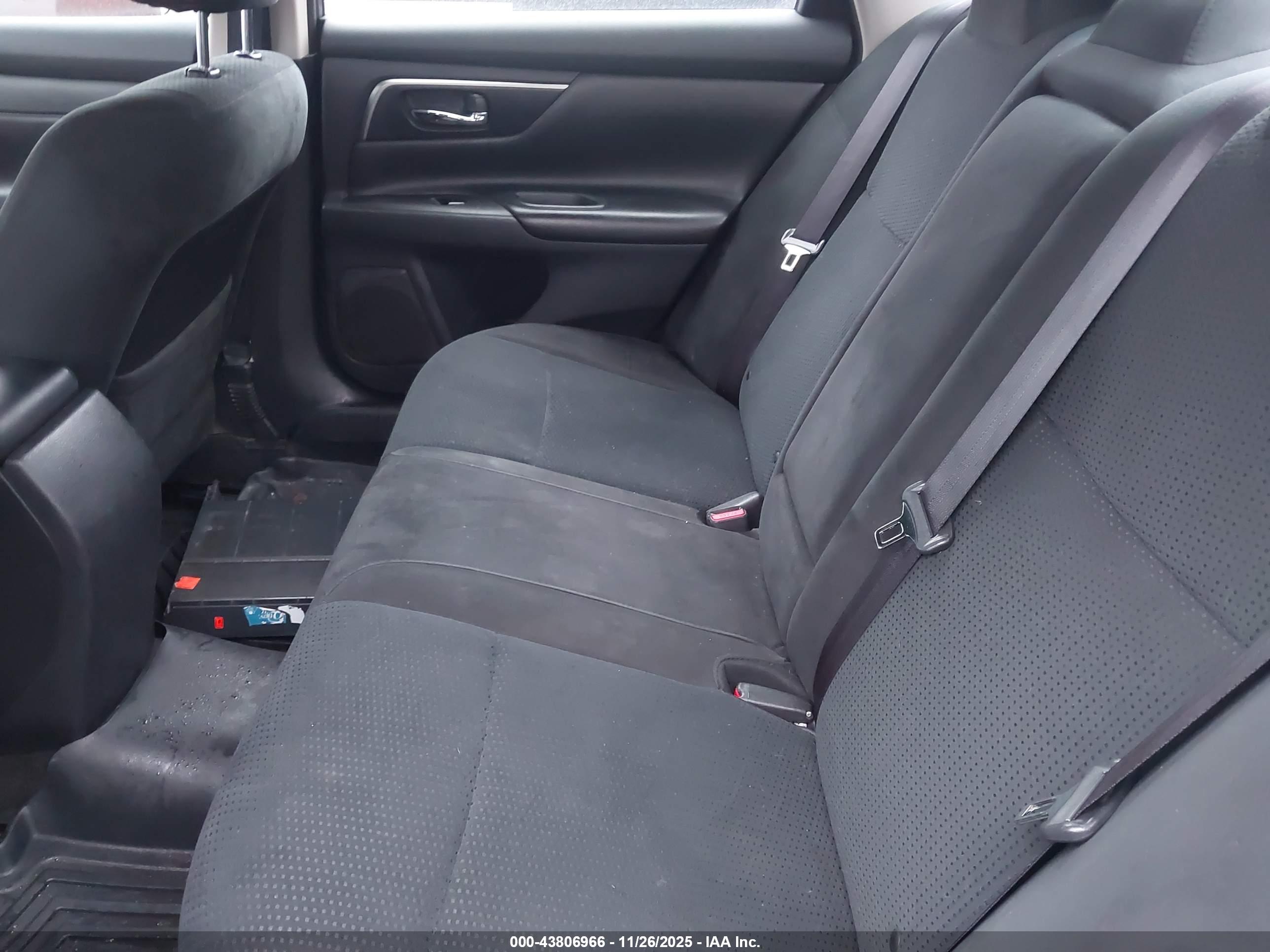 NISSAN ALTIMA image 8