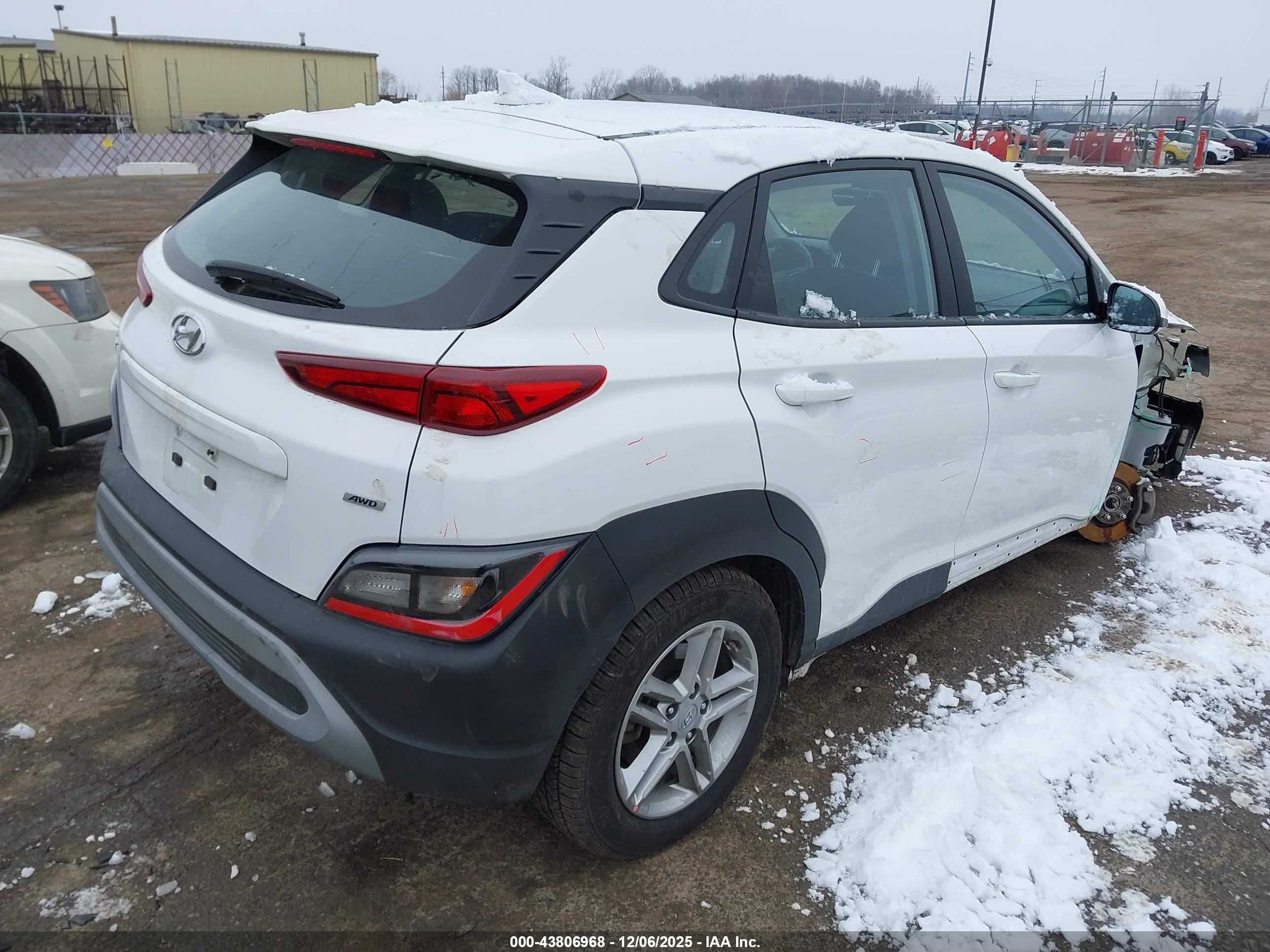 HYUNDAI KONA image 4