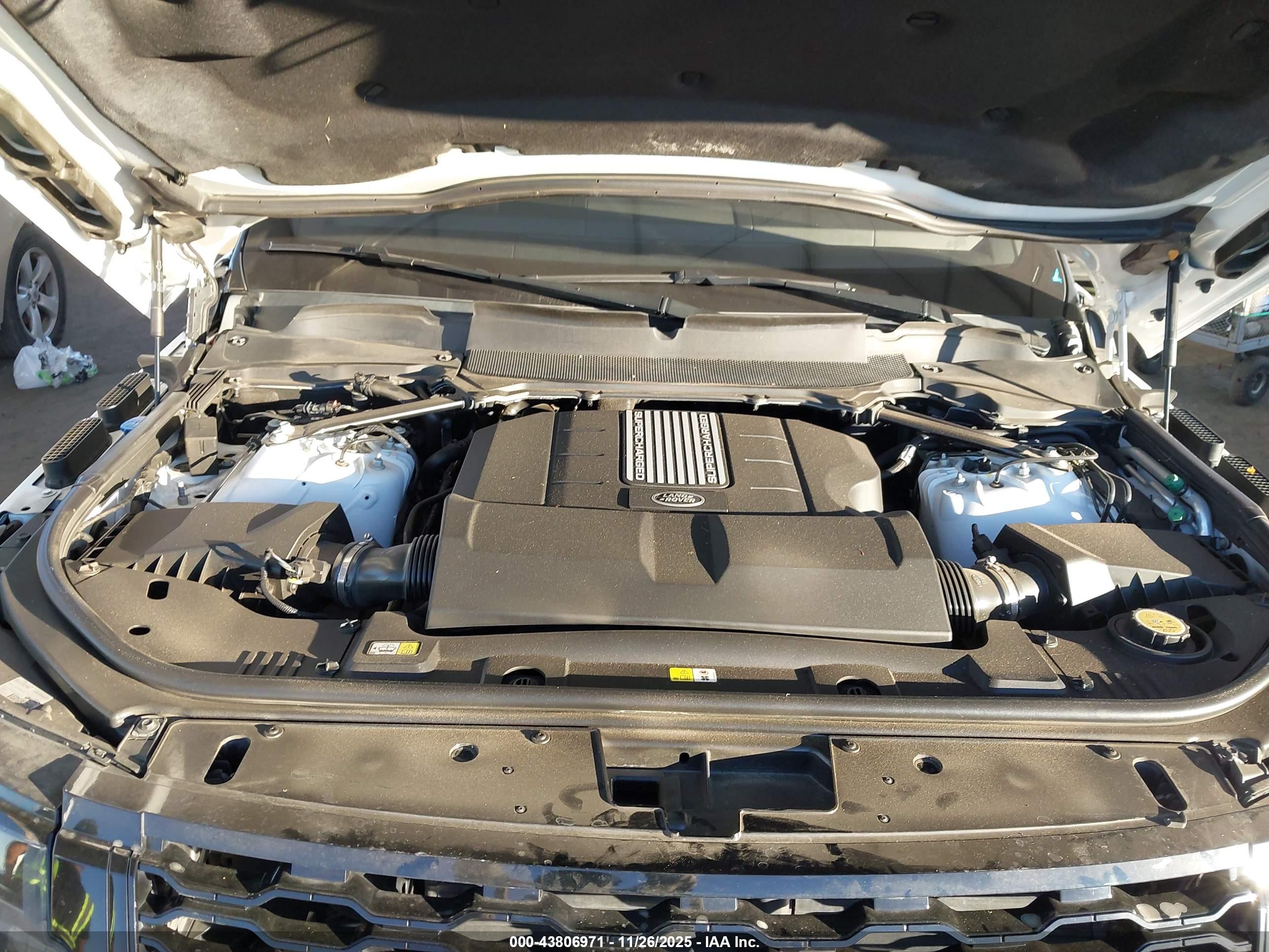 LAND ROVER image 10