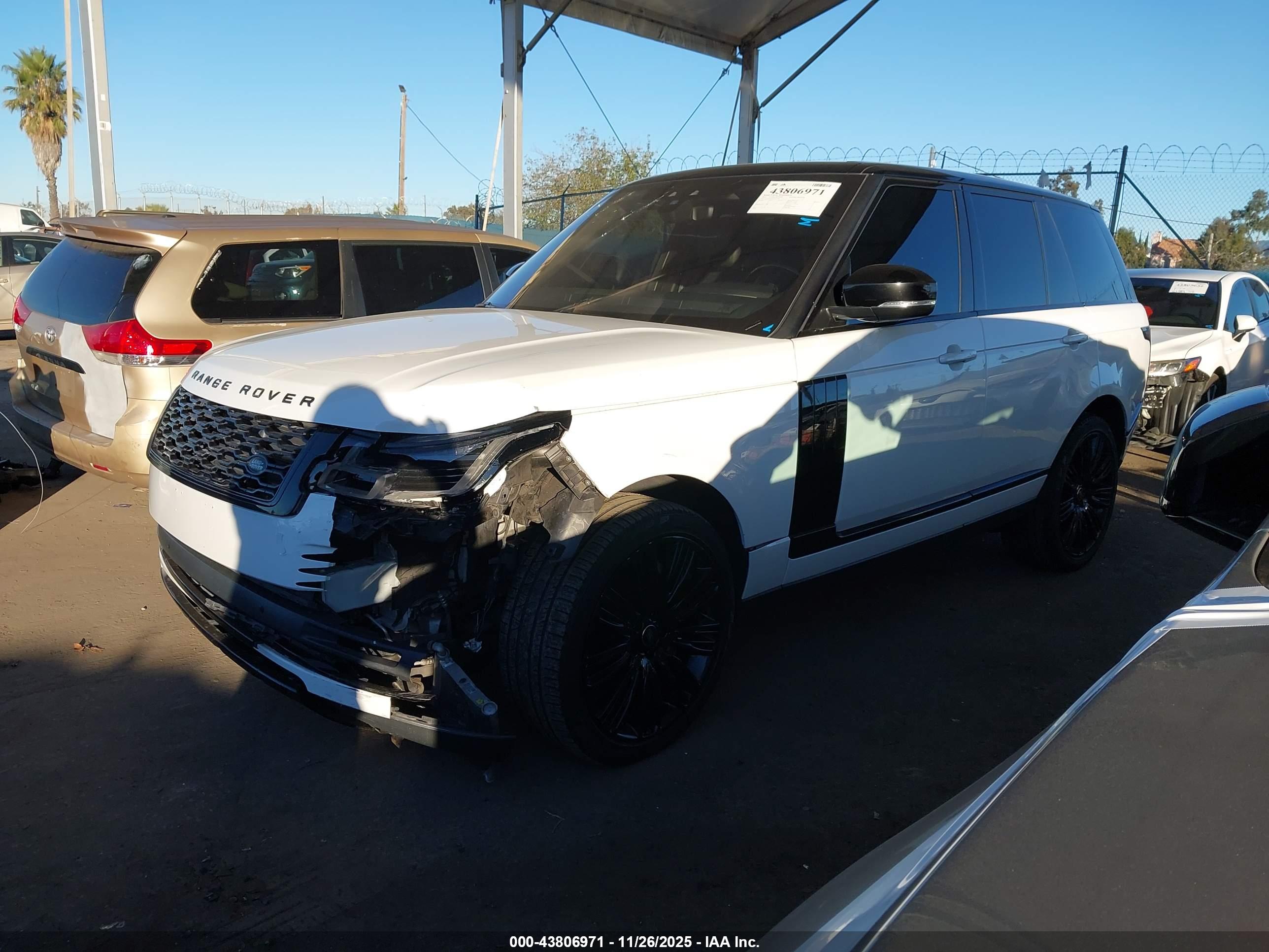 LAND ROVER image 2