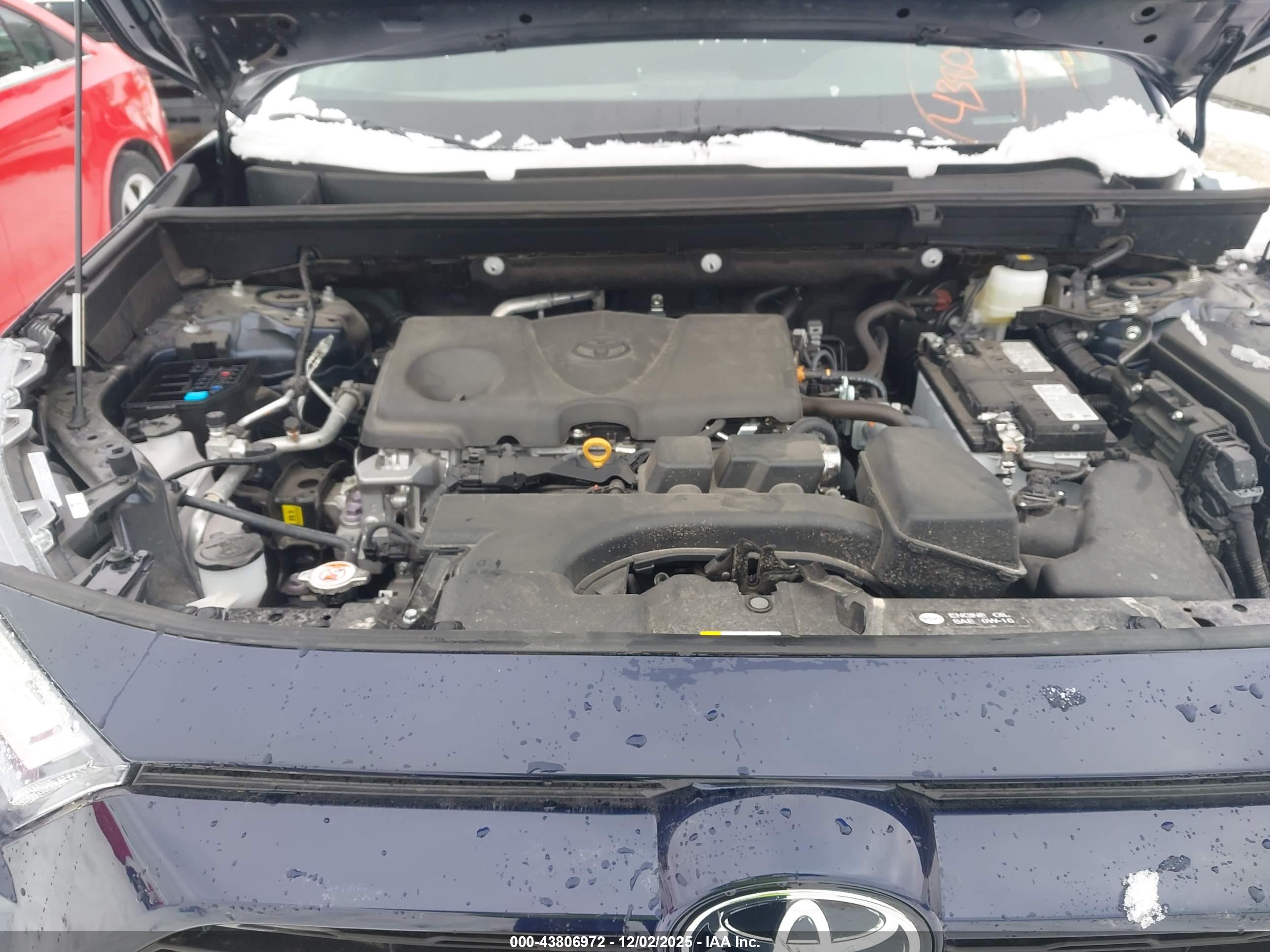 TOYOTA RAV4 image 10