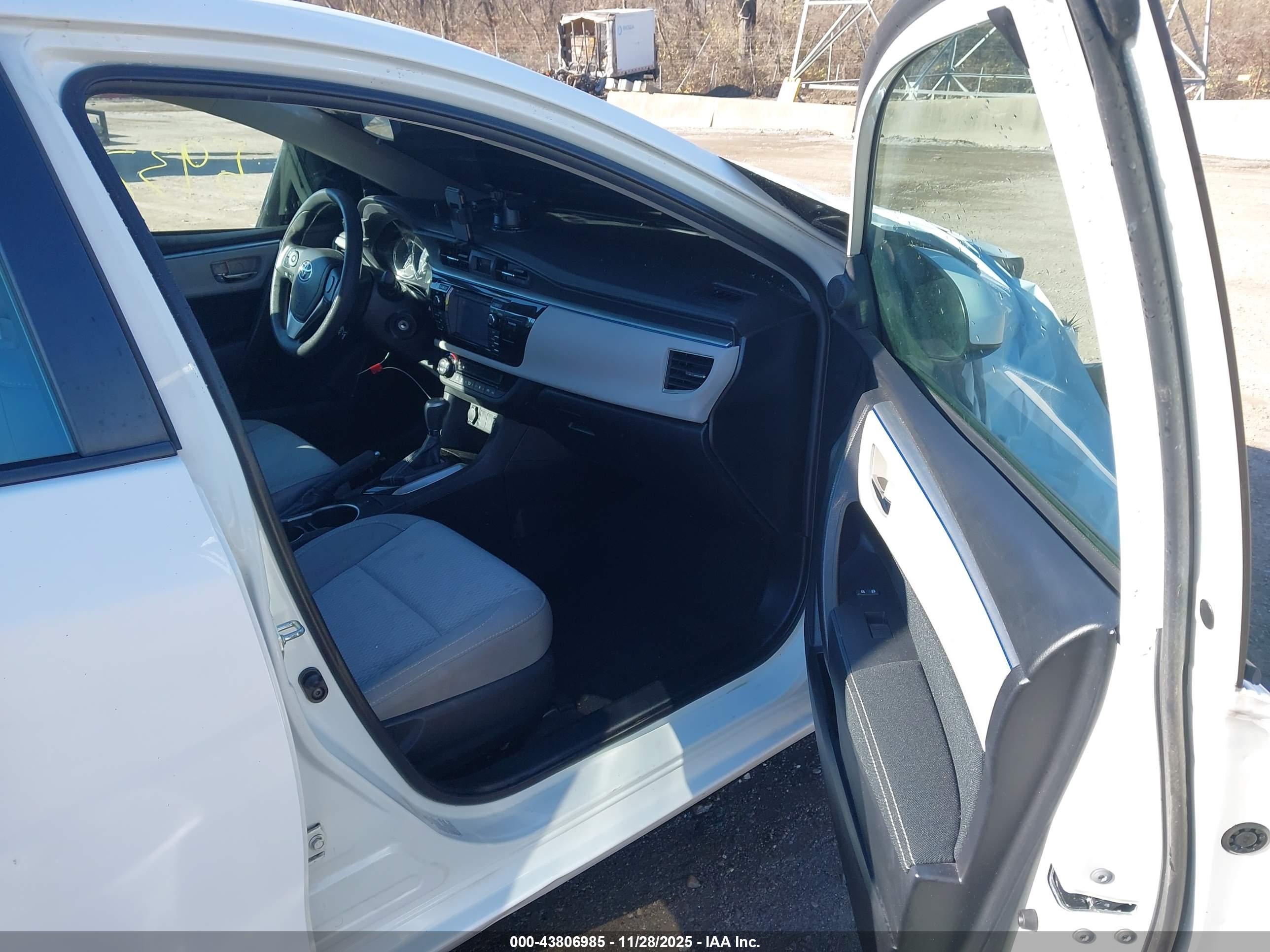 TOYOTA COROLLA image 5