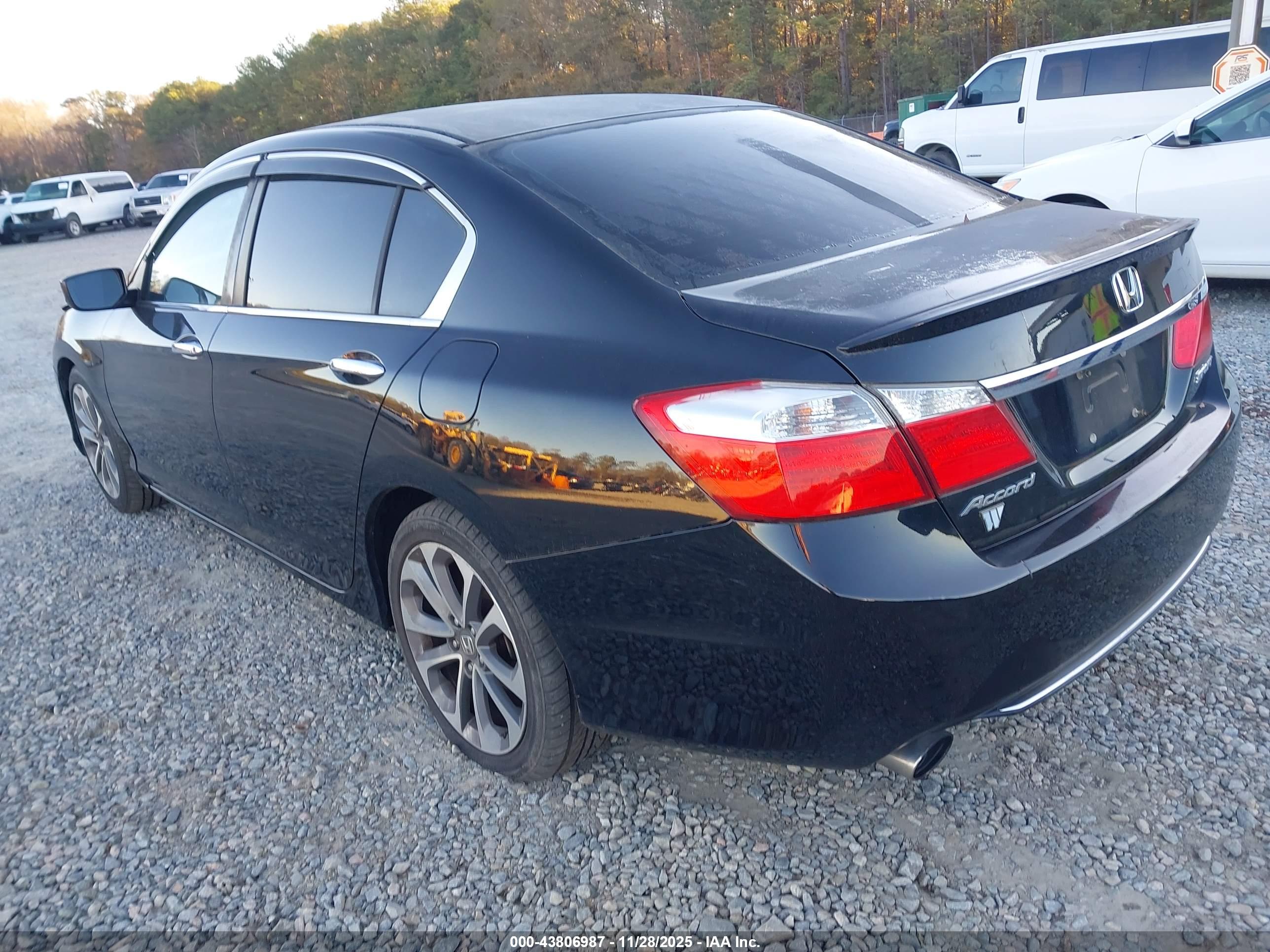 HONDA ACCORD image 3