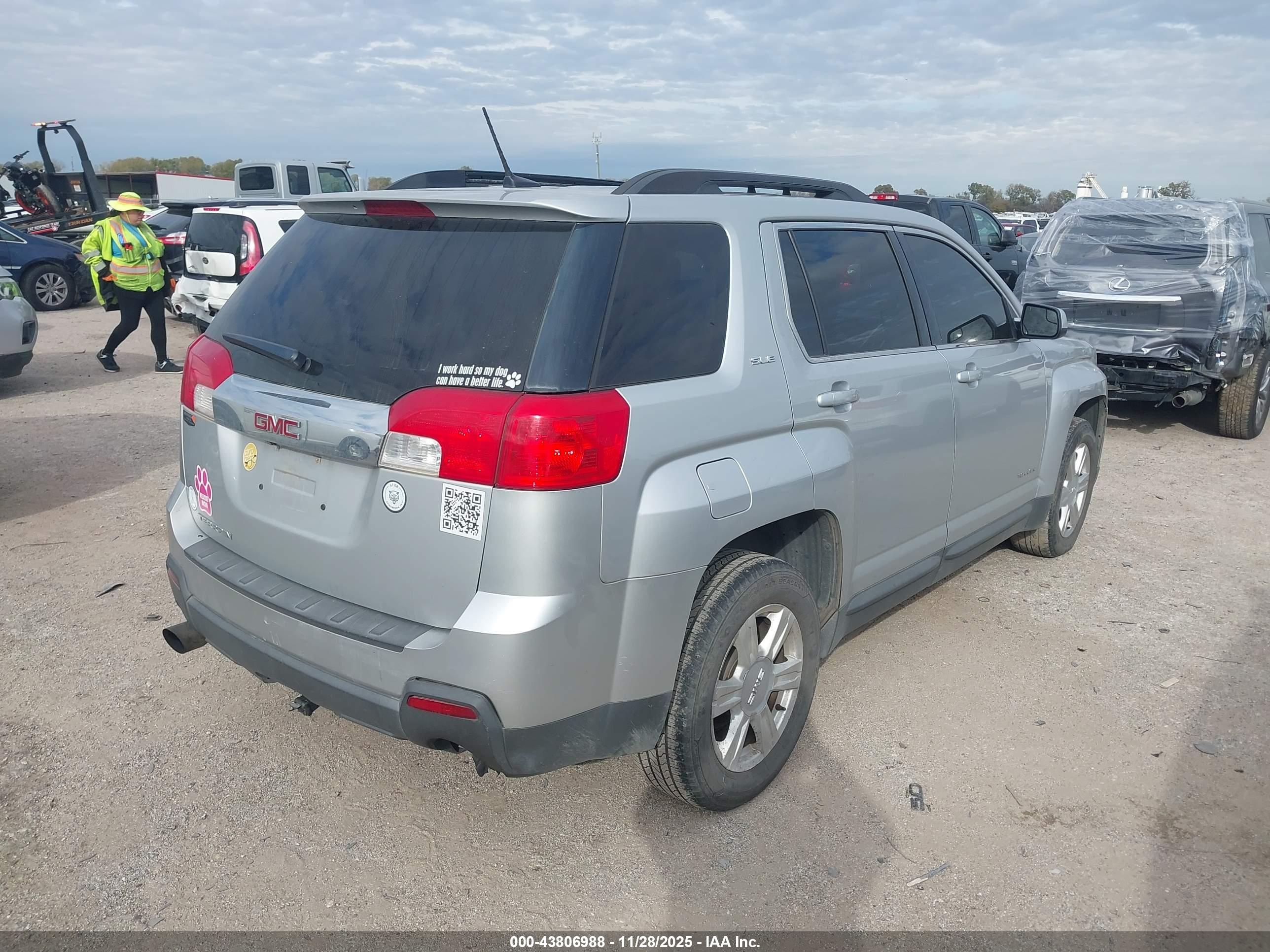 GMC TERRAIN image 4