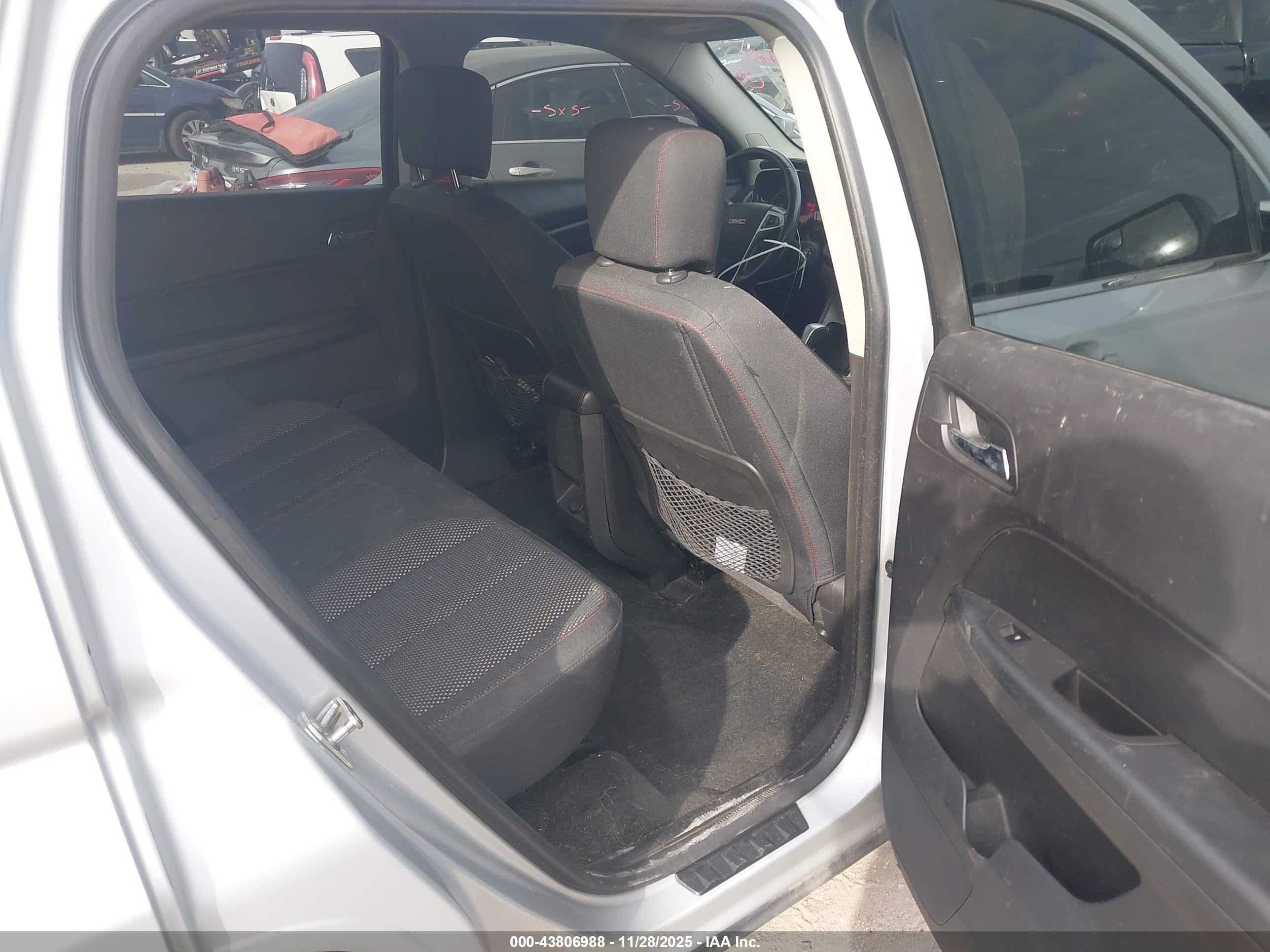 GMC TERRAIN image 8