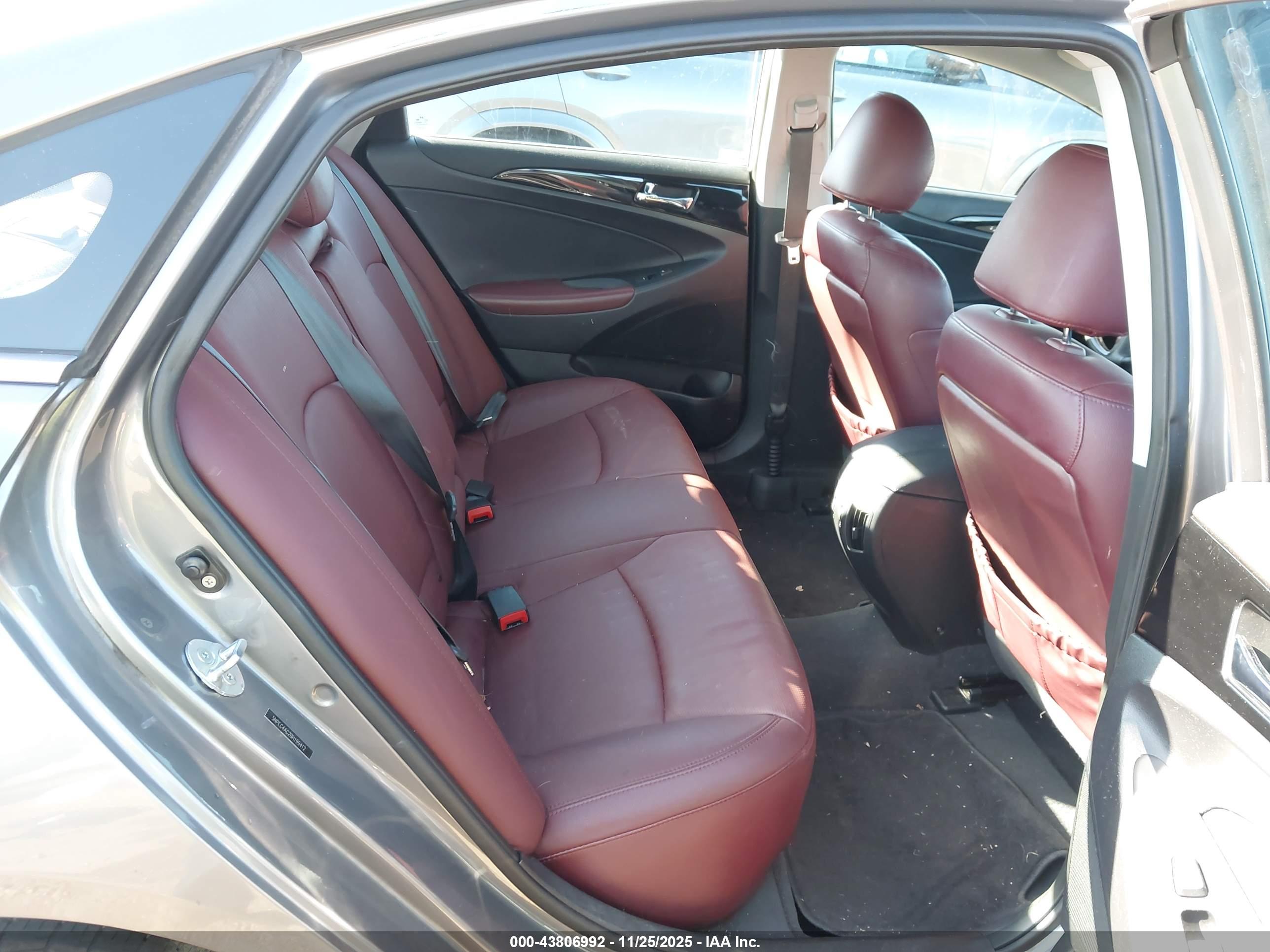 HYUNDAI SONATA image 8
