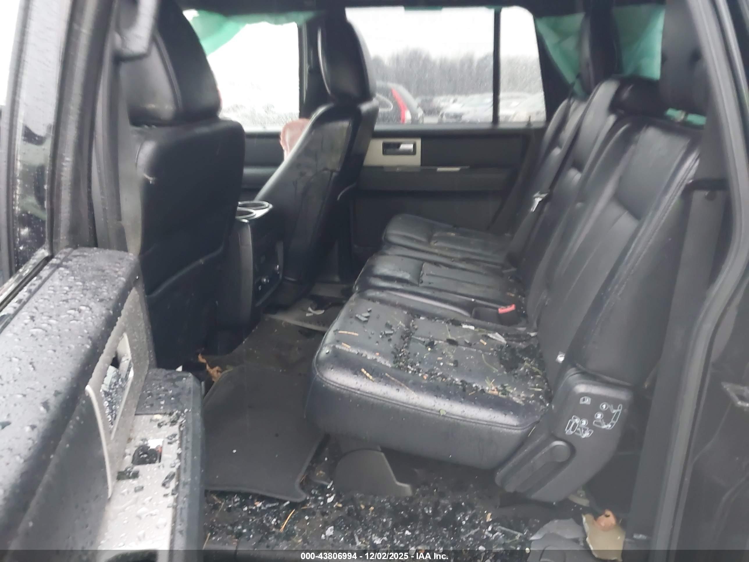 FORD EXPEDITION image 8
