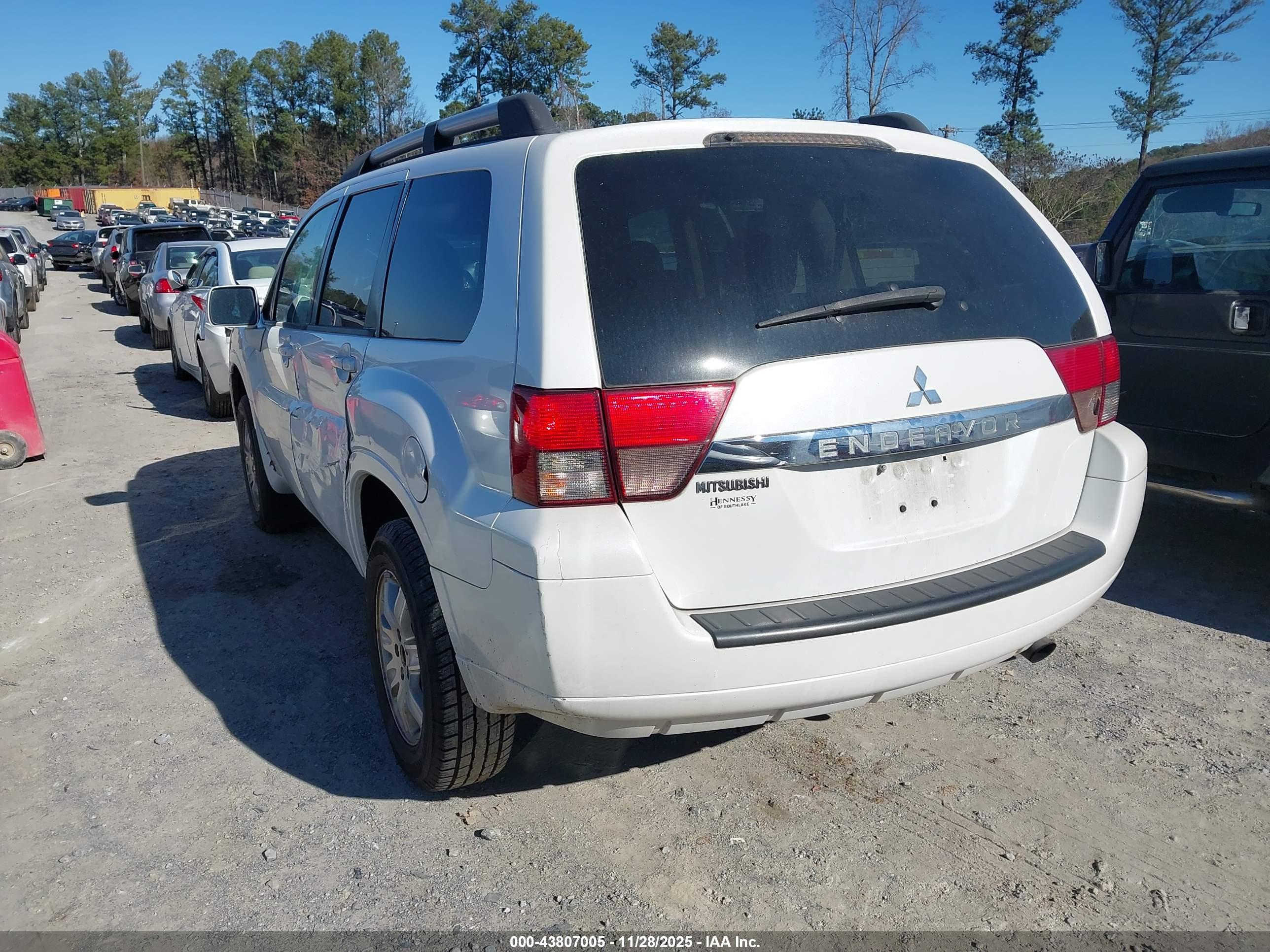 MITSUBISHI ENDEAVOR image 3