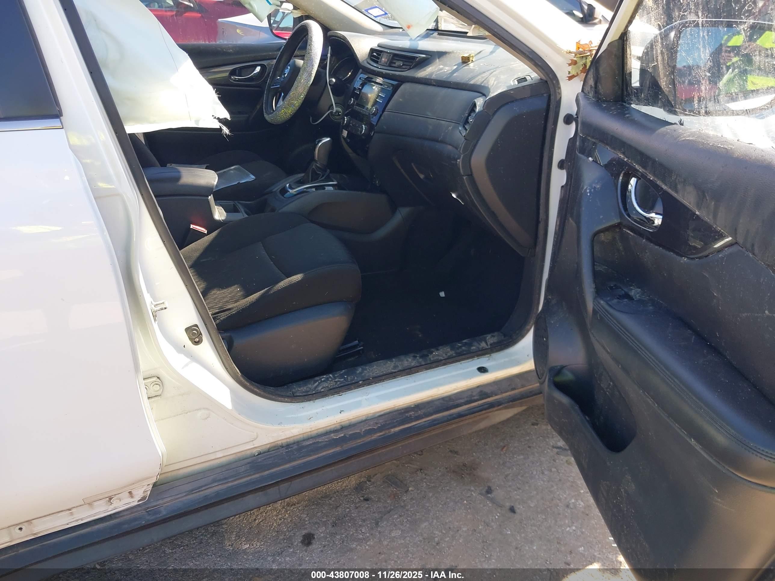 NISSAN ROGUE image 5