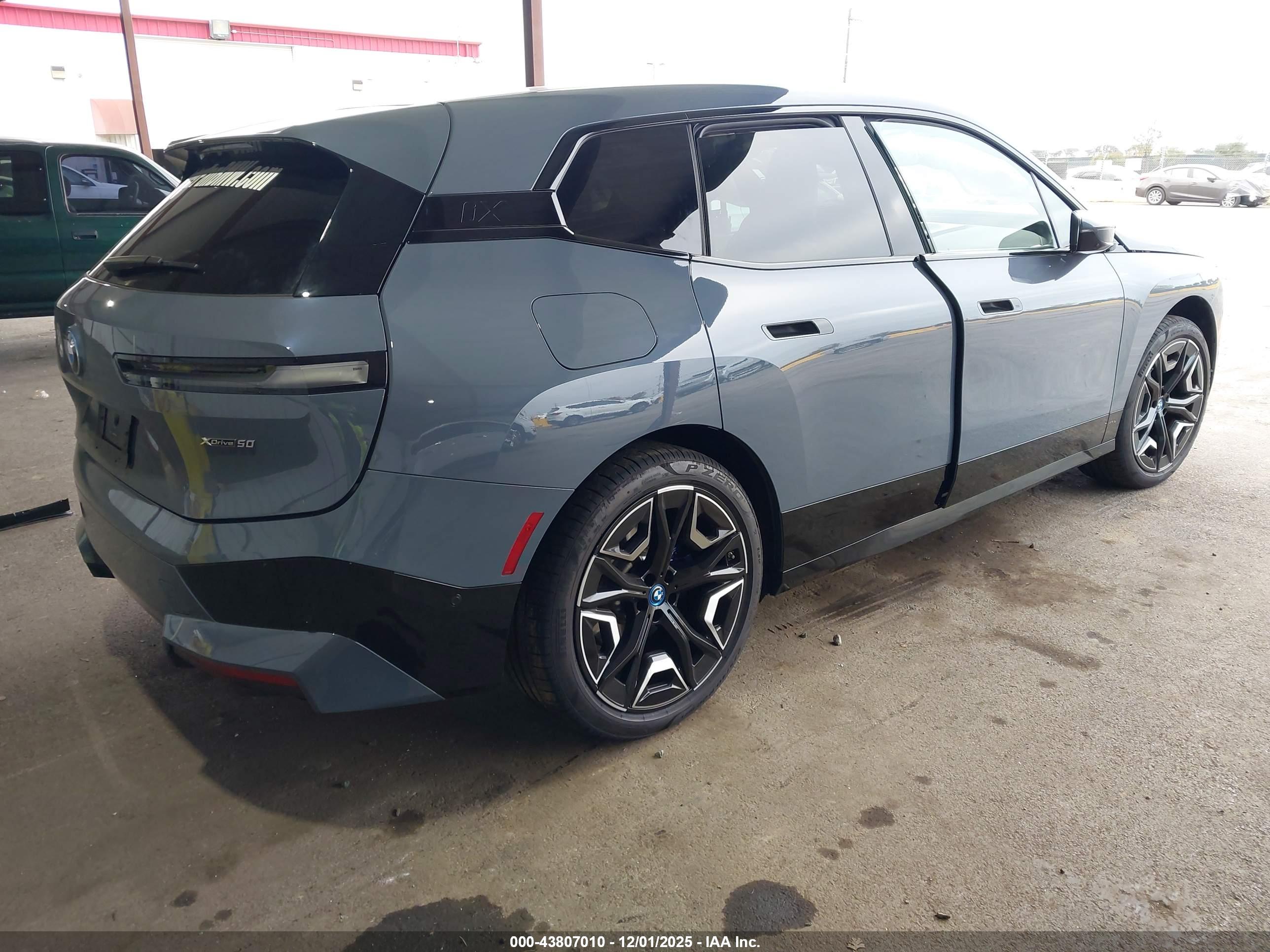BMW IX image 4