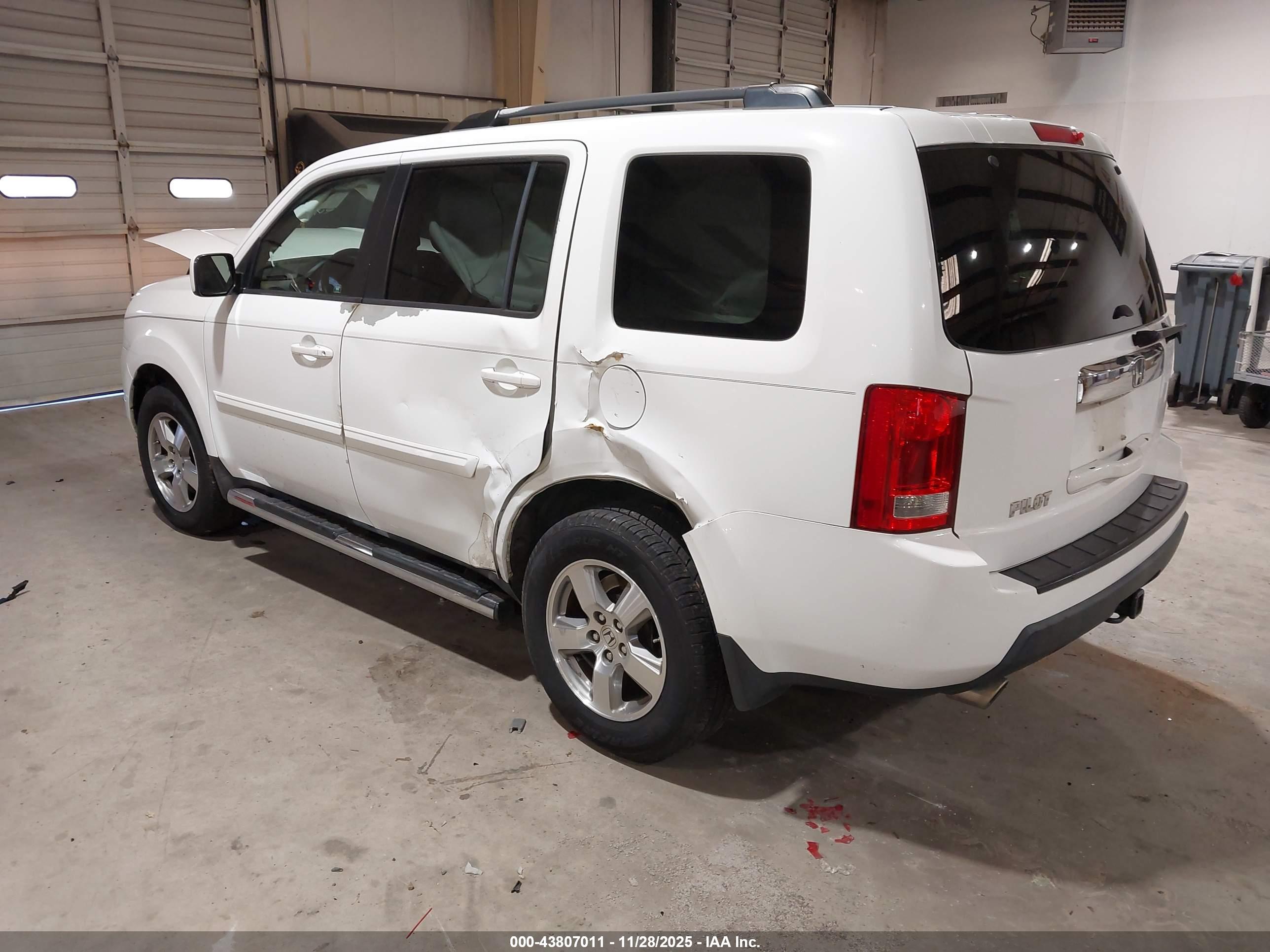 HONDA PILOT image 3