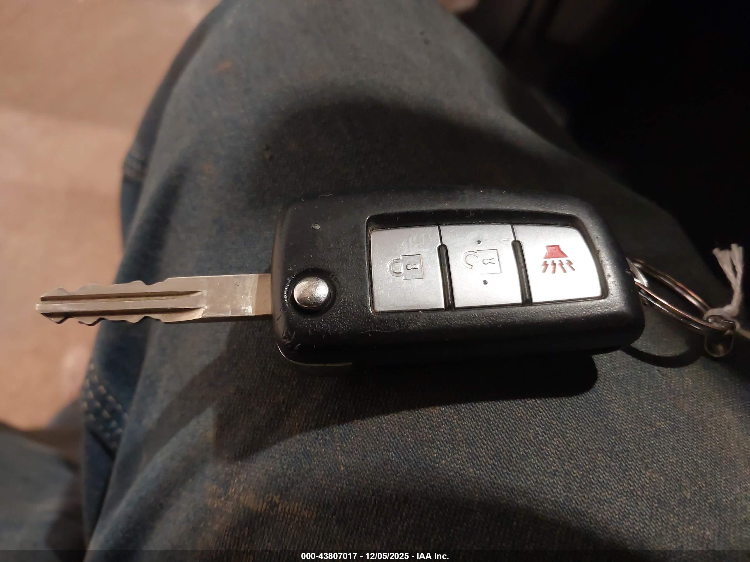 NISSAN ROGUE image 11