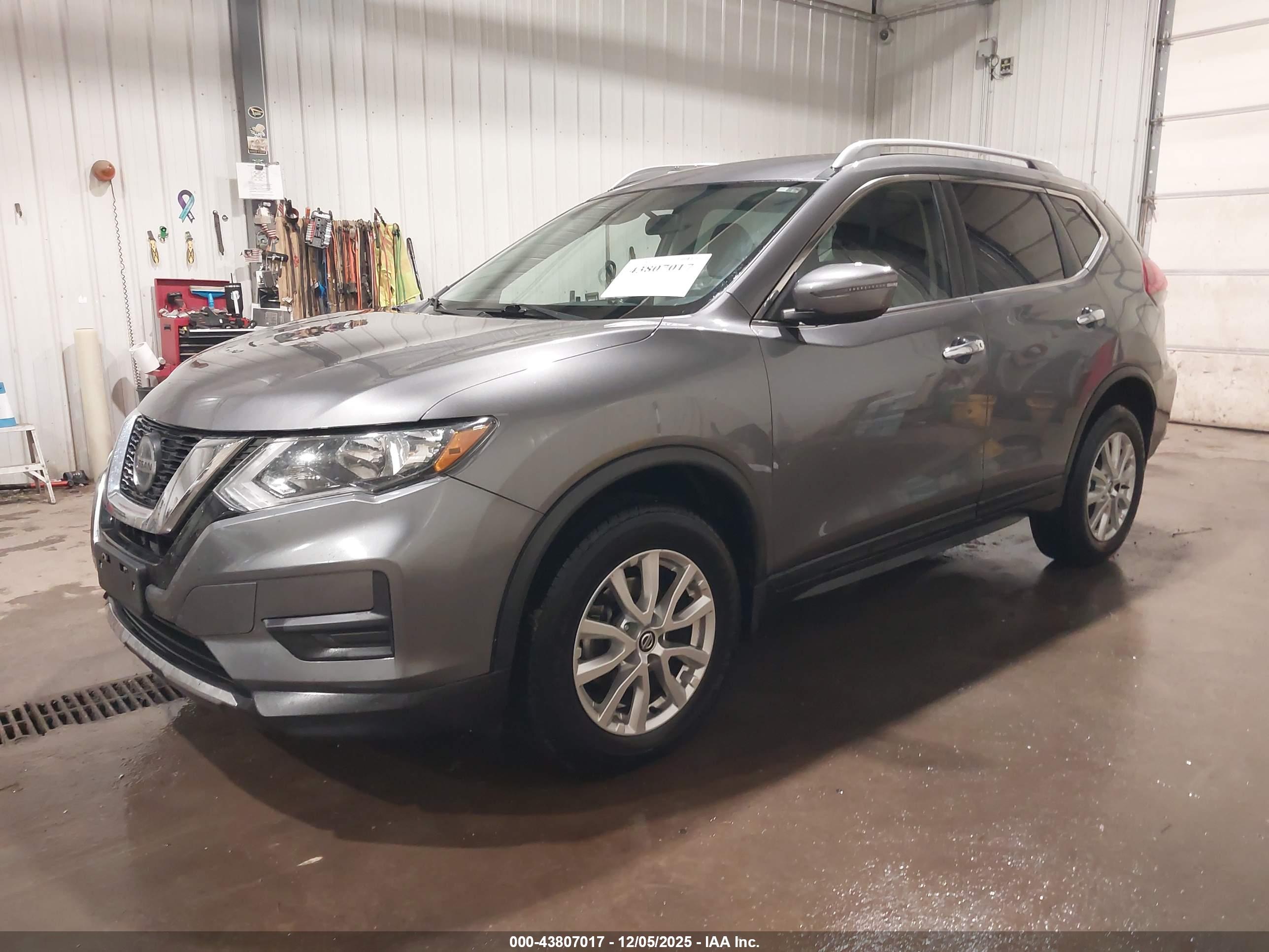 NISSAN ROGUE image 2