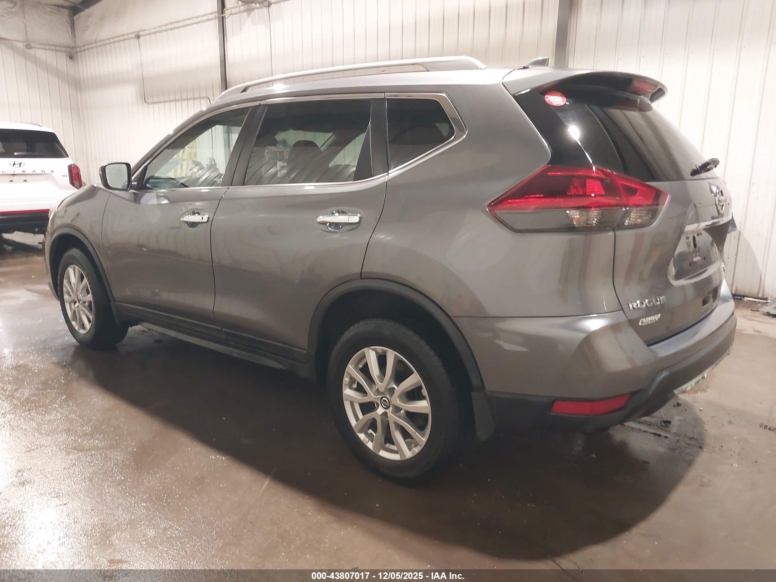 NISSAN ROGUE image 3