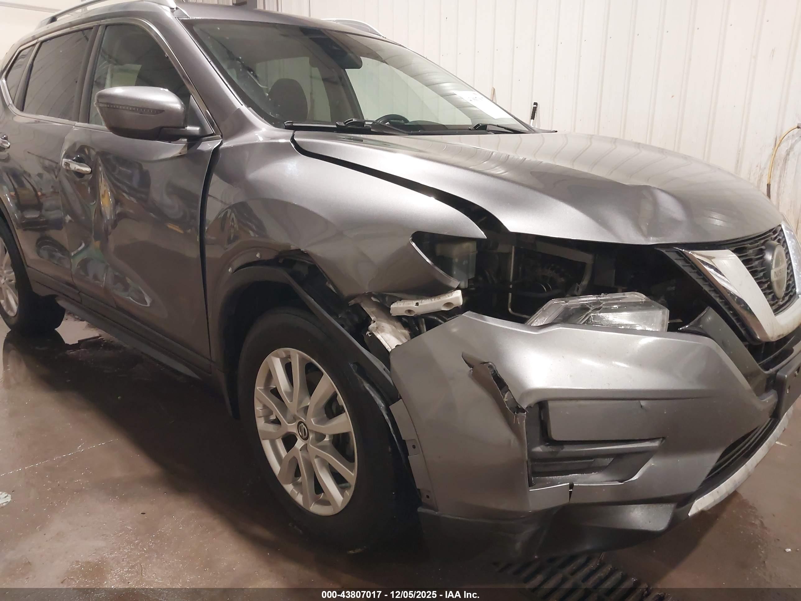 NISSAN ROGUE image 6