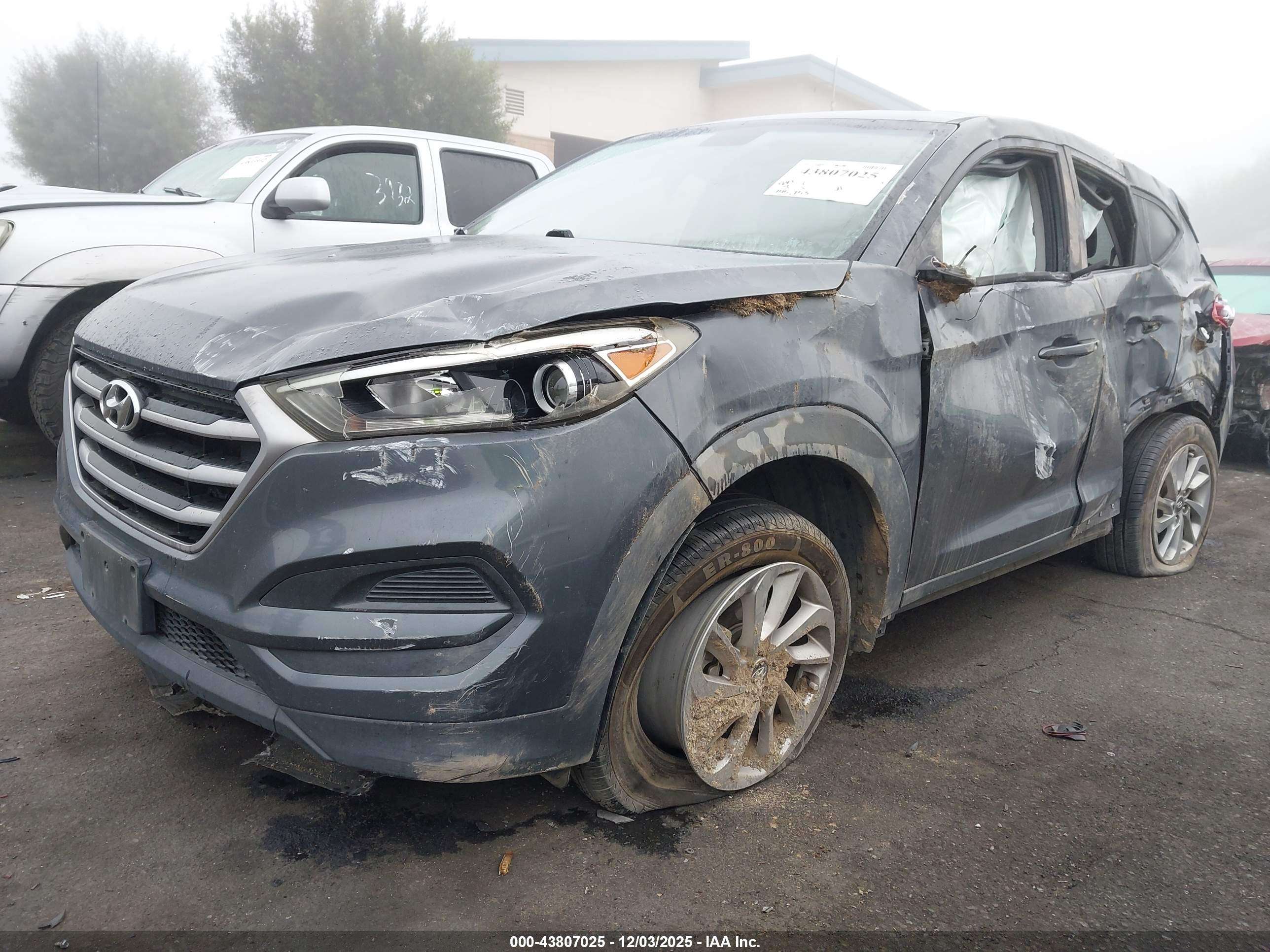 HYUNDAI TUCSON image 2